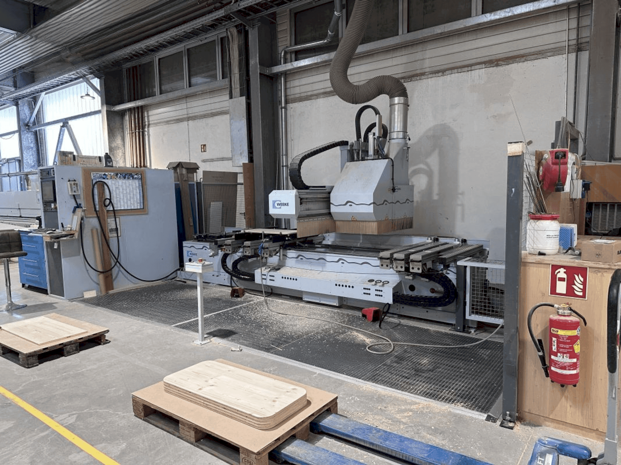 Weeke OPTIMAT BHC 550-maskinen framifrån