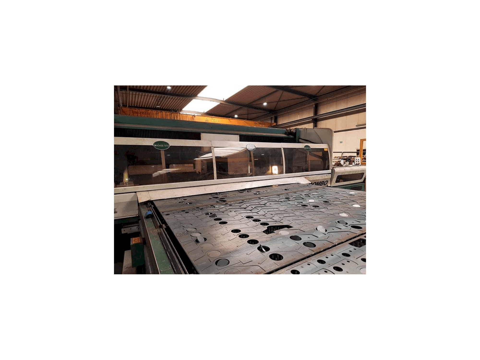 ADIGE SYS LT COMBO-maskinen framifrån