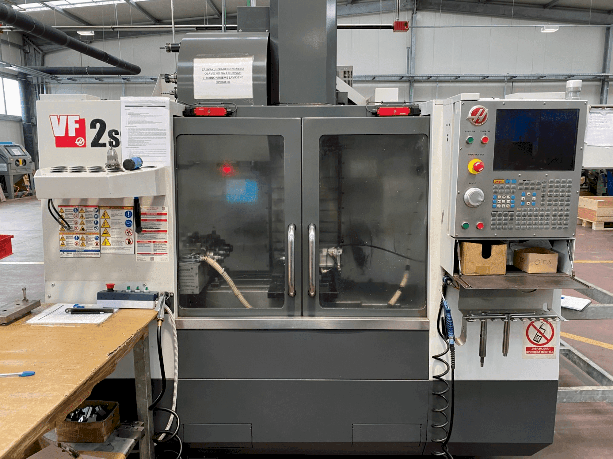 HAAS VF2SS (2014)-maskinen framifrån