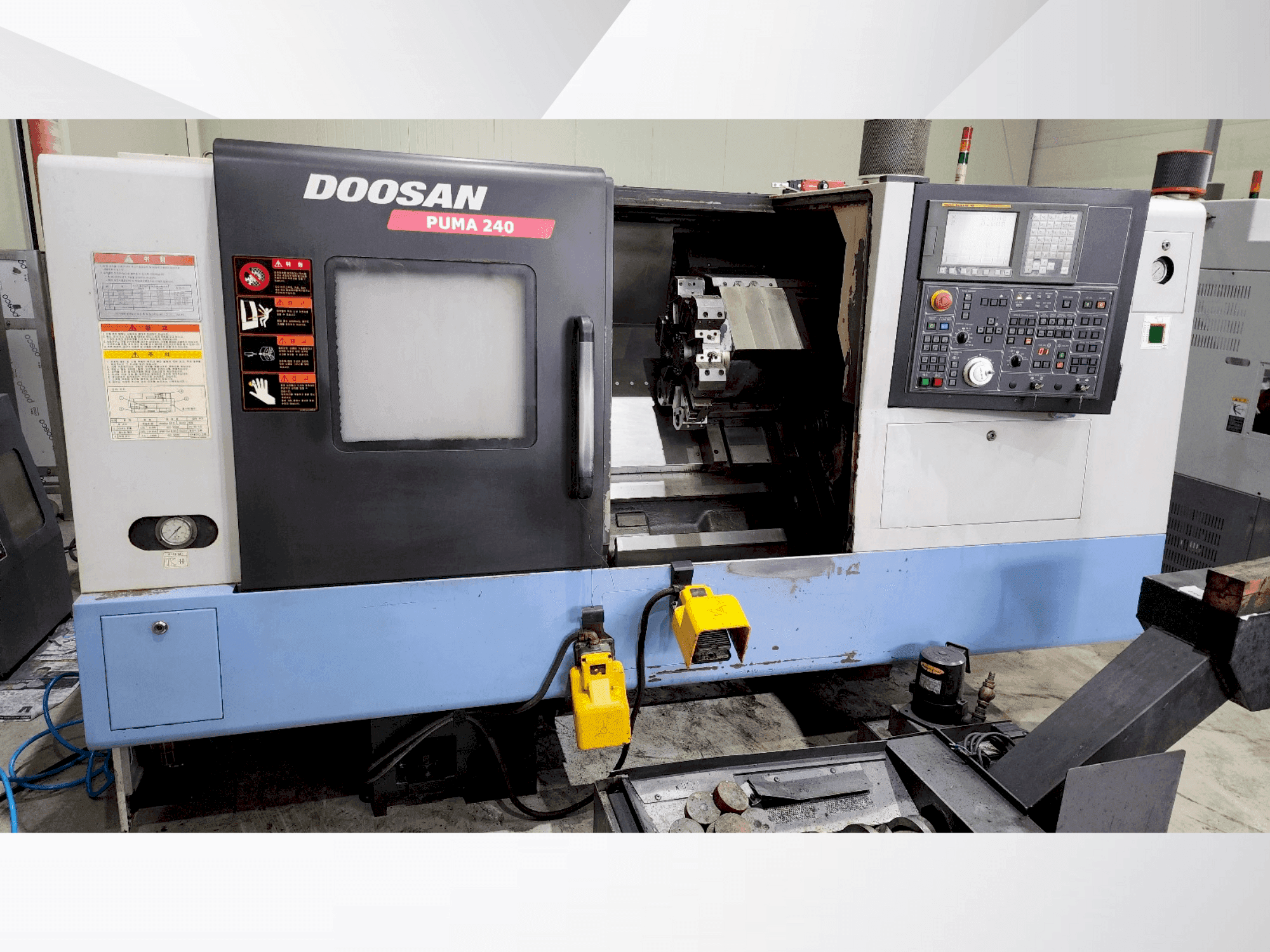 DOOSAN PUMA 240B-maskinen framifrån