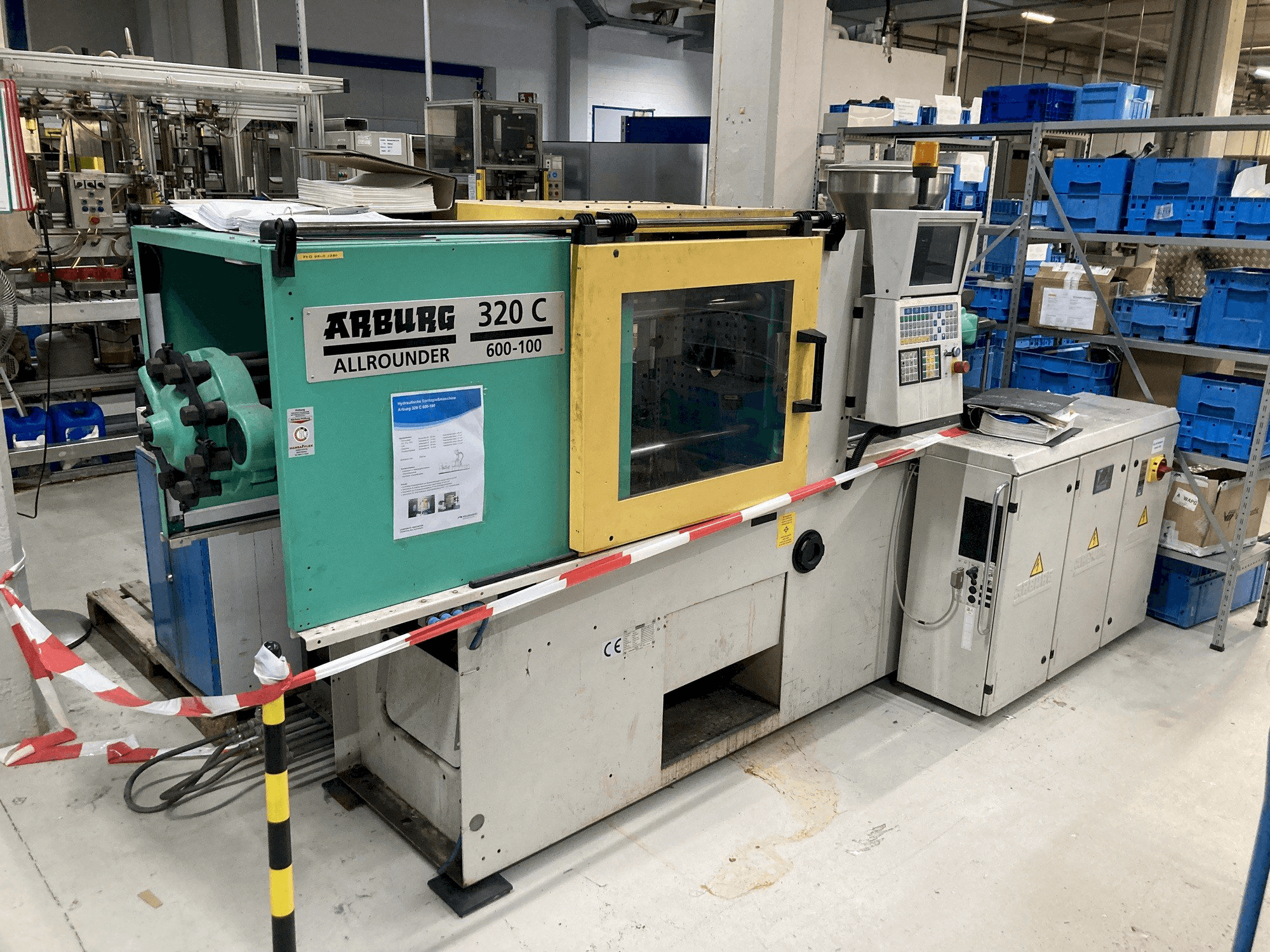 Arburg 320 C 600-maskinen framifrån