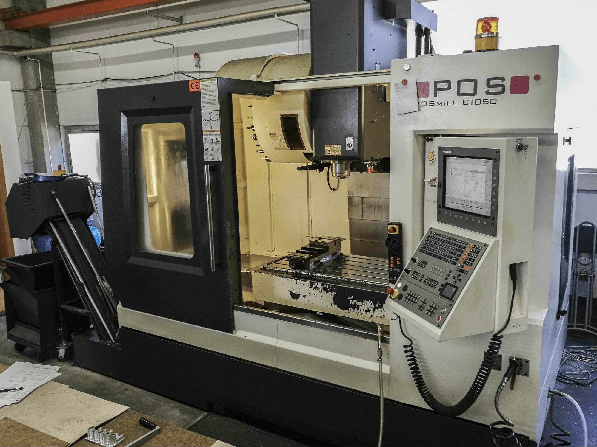 POS-maskinen sedd från högerPOSmill C1050