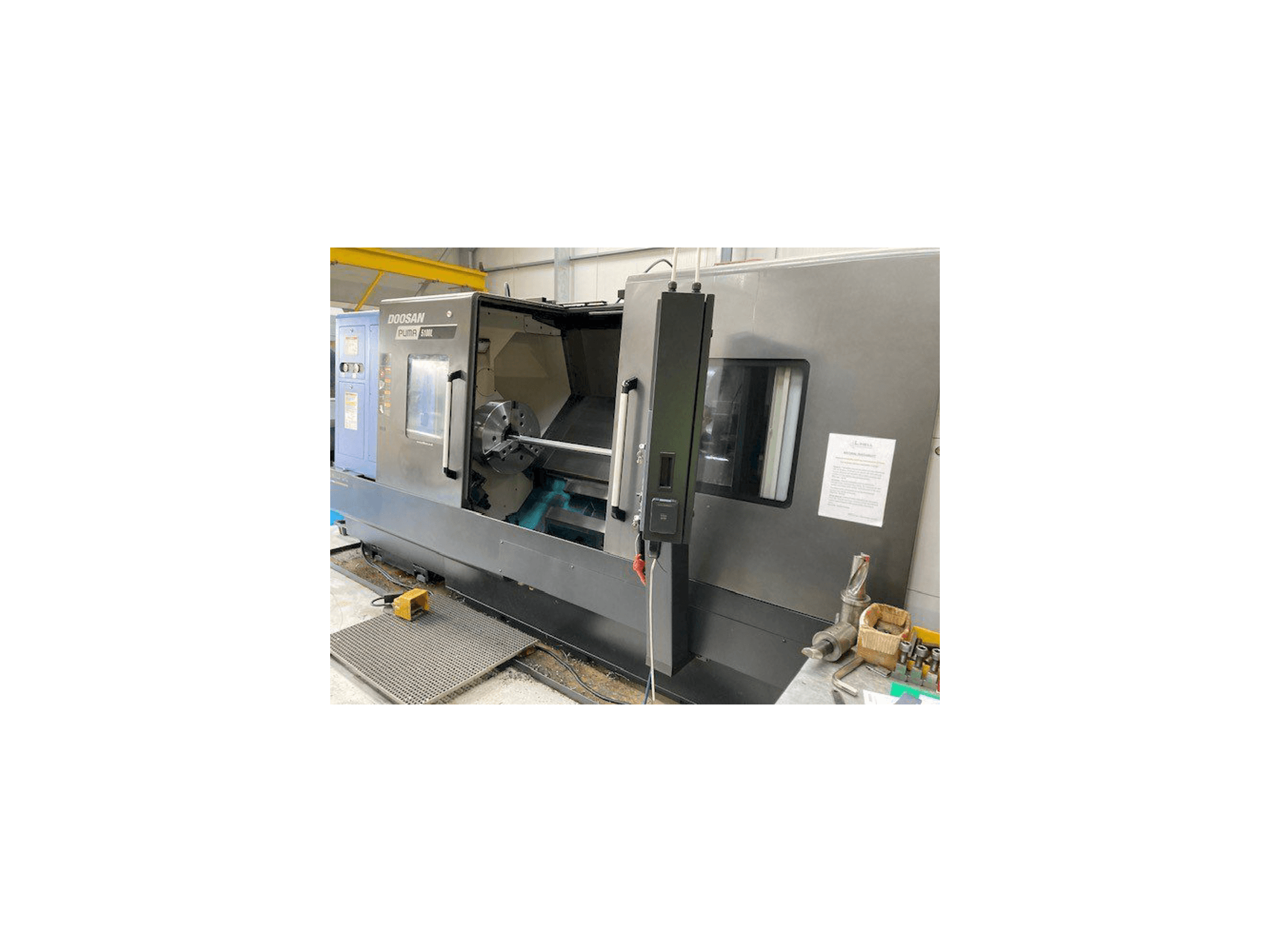 Doosan Puma 5100LB-maskinen framifrån