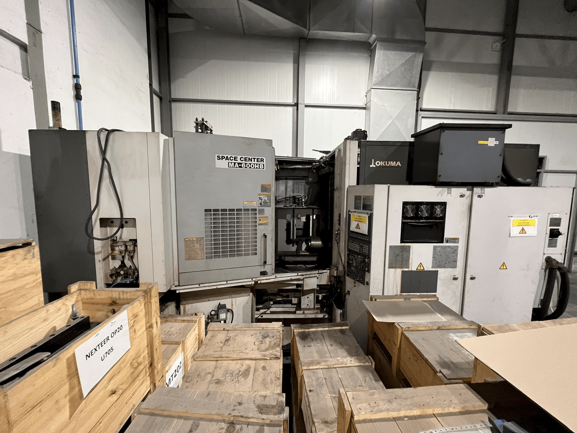 Okuma MA-600HB-maskinen framifrån