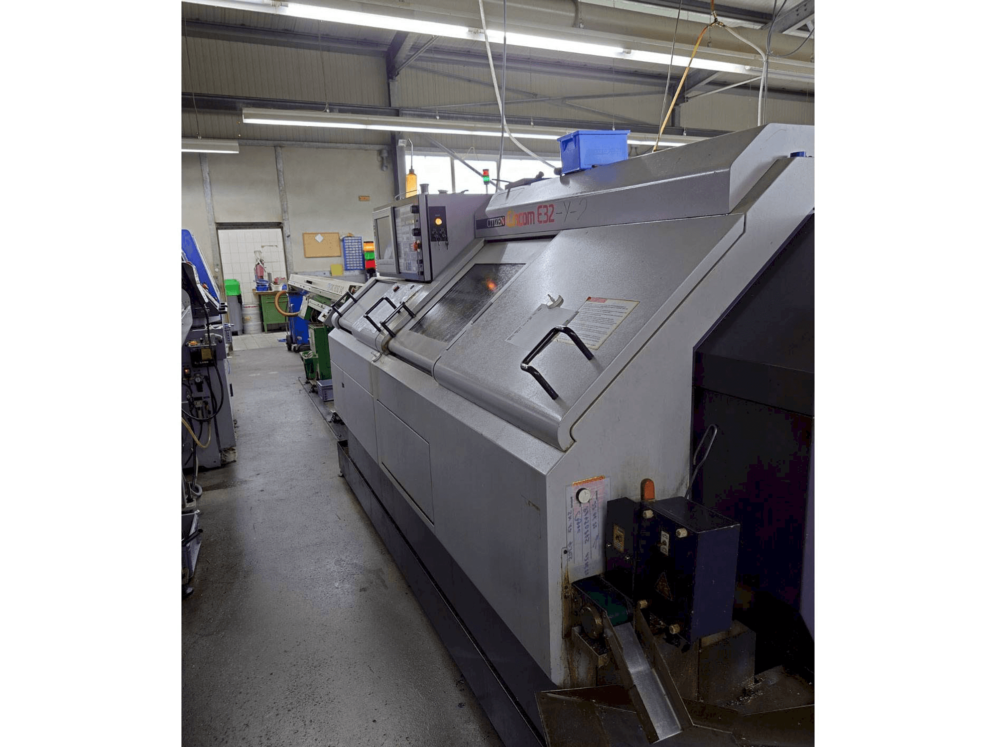 Citizen E32-Y-2-maskinen sedd från höger sida