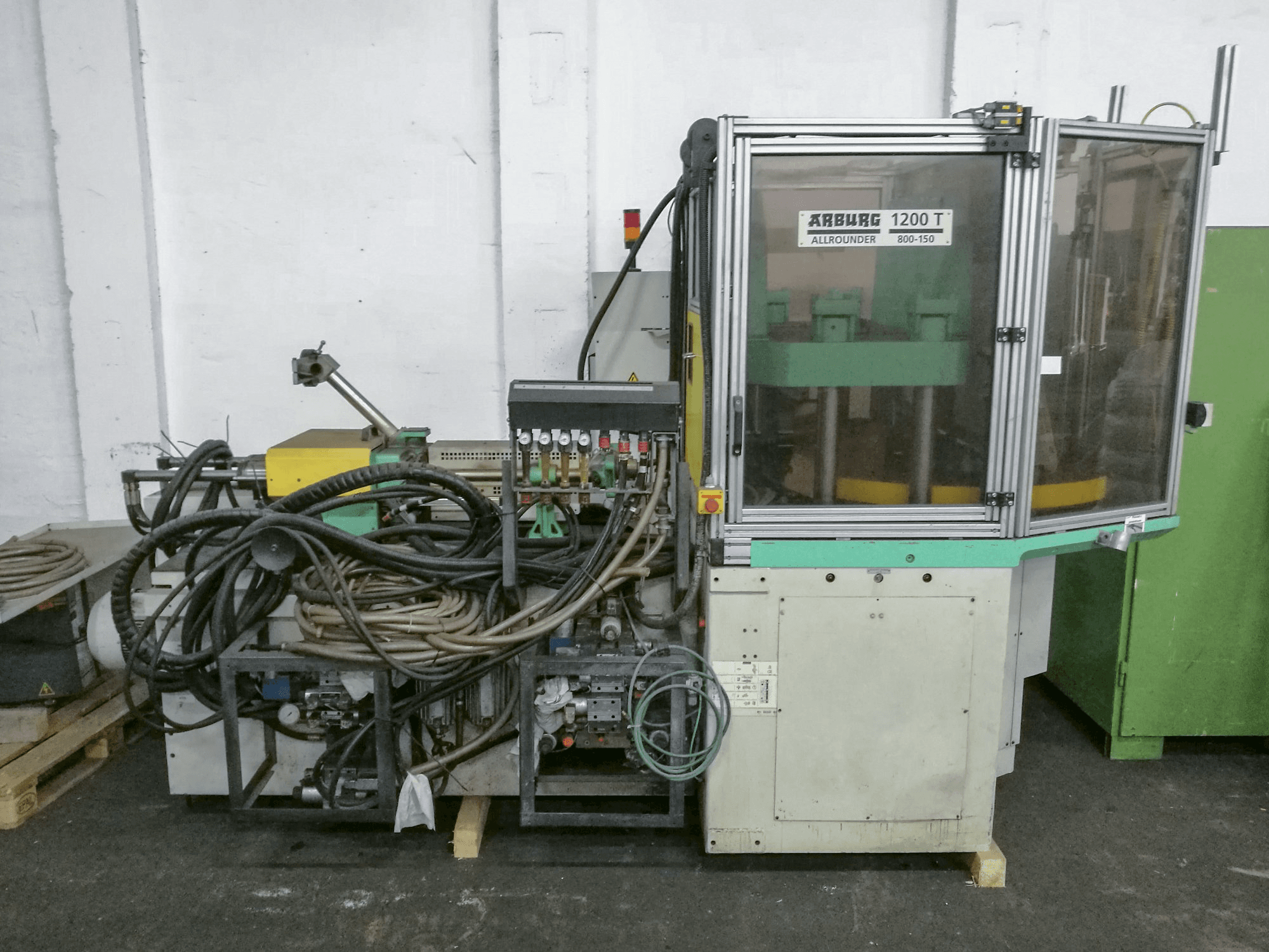 Arburg 1200TS 800-150-maskinen framifrån