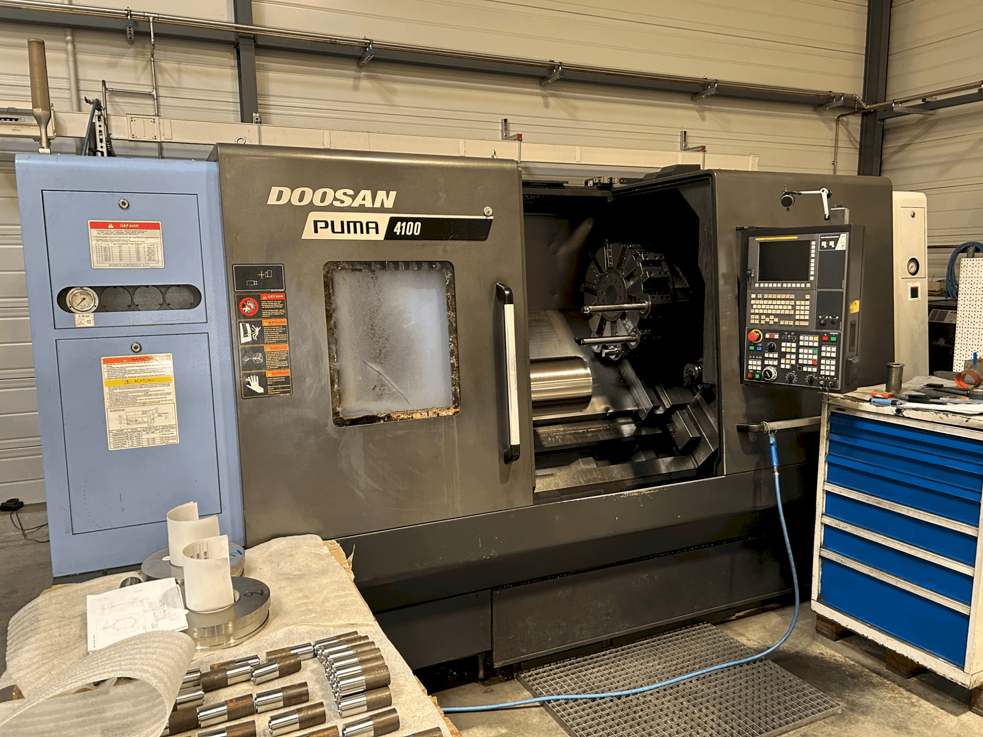 DOOSAN PUMA 4100B-maskinen framifrån