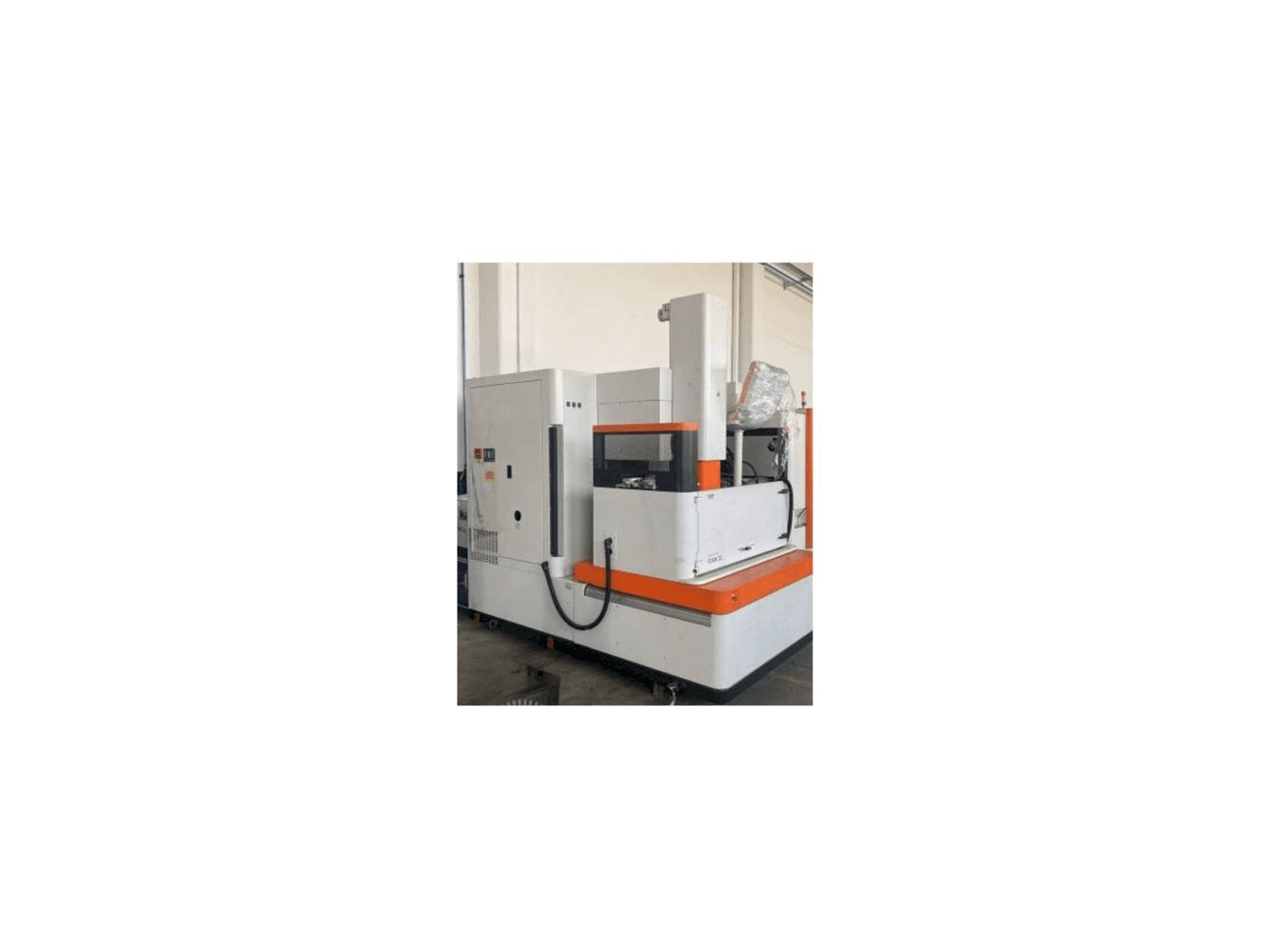 AgieCharmilles FORM 30-maskinen framifrån