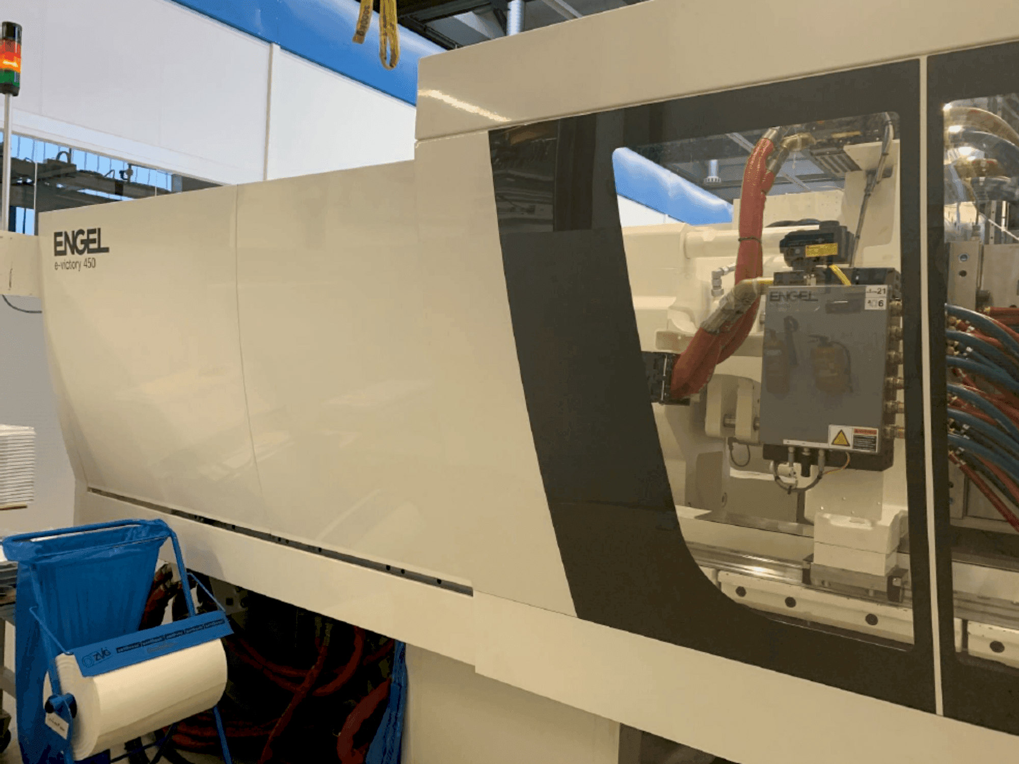 Engel e-Victory 740/450 US-maskinen framifrån