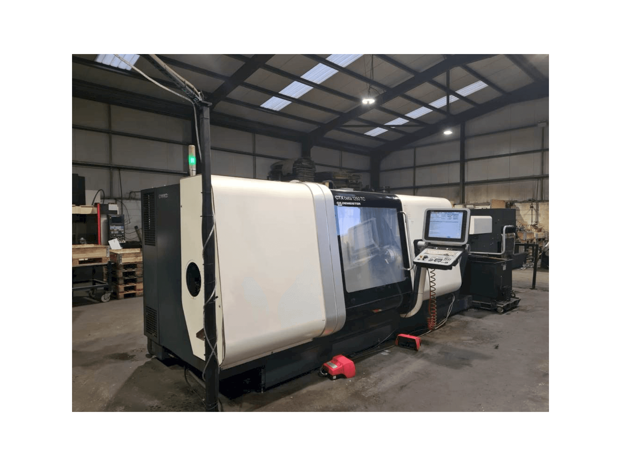 DMG GILDEMEISTER CTX beta 1250 TC-maskinen framifrån