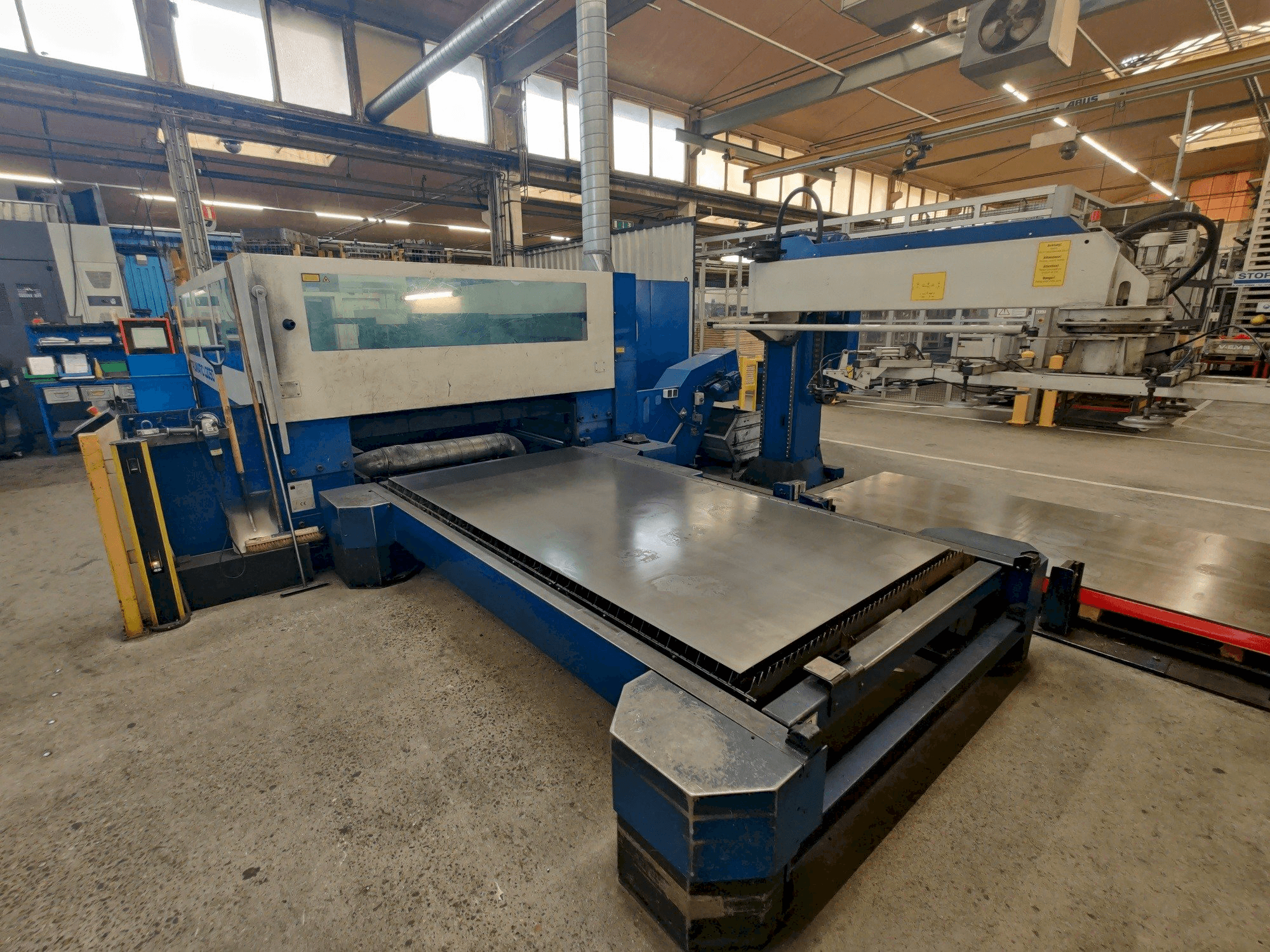 Trumpf Trumatic L3050-maskinen framifrån