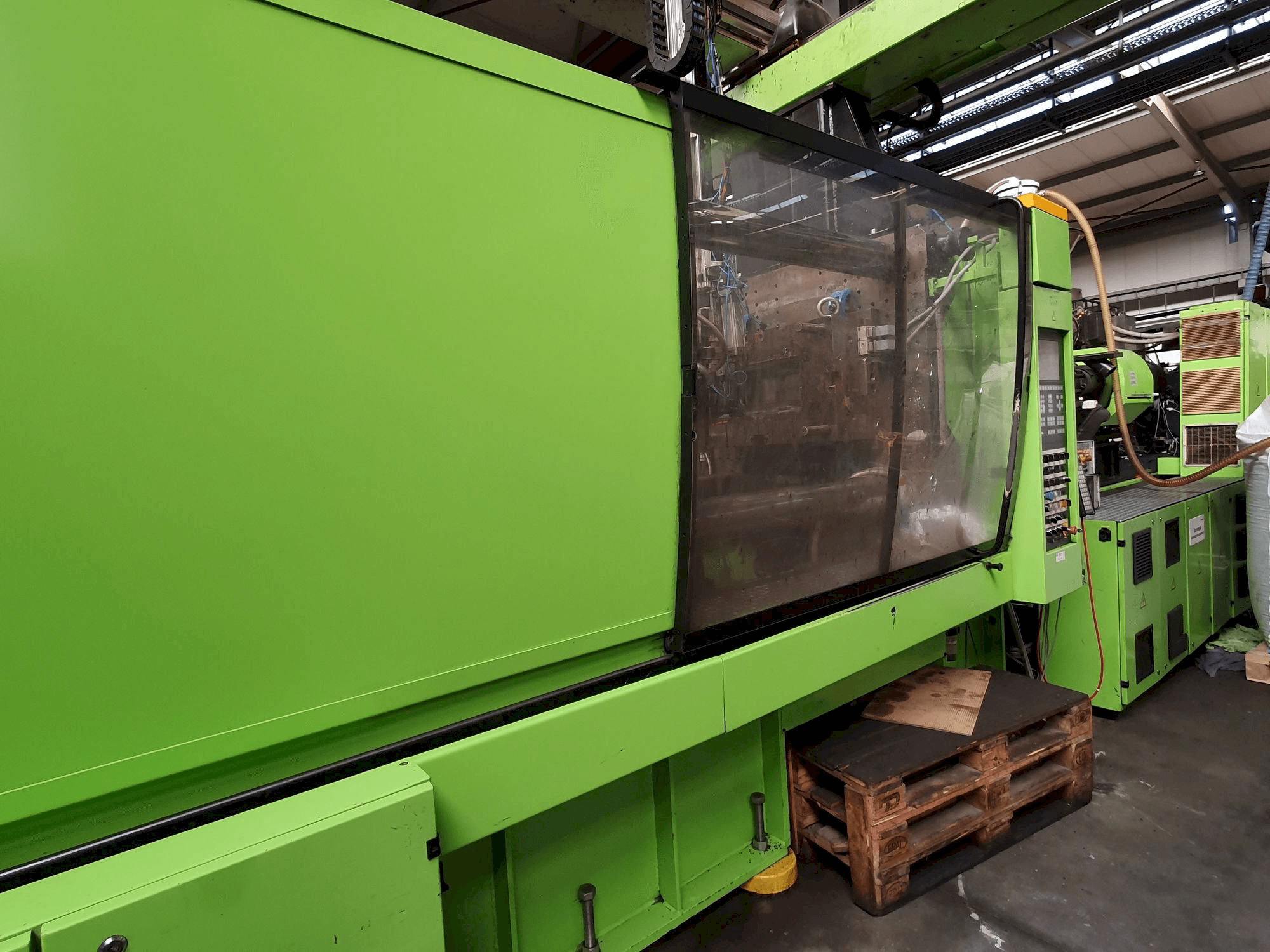 ENGEL ES 4550/550 KSL-maskinen framifrån