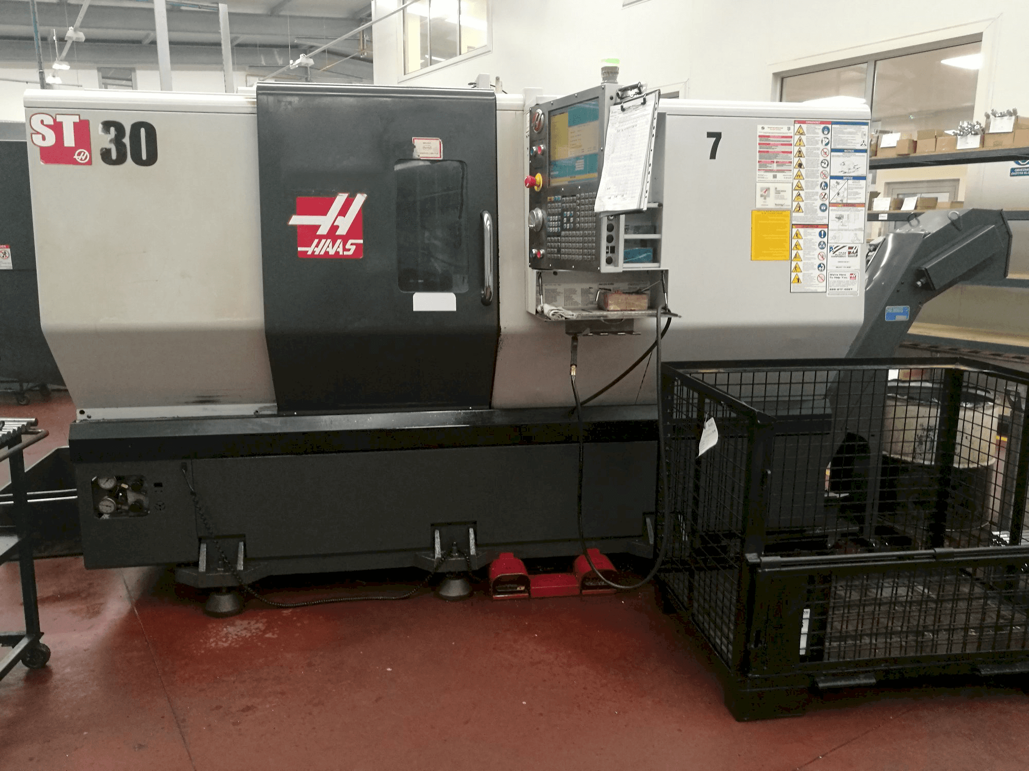 HAAS ST-30-maskinen framifrån