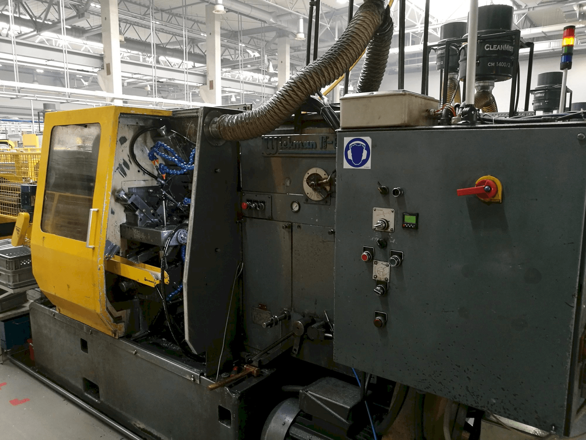 Wickman 1 3/8"-6-maskinen framifrån