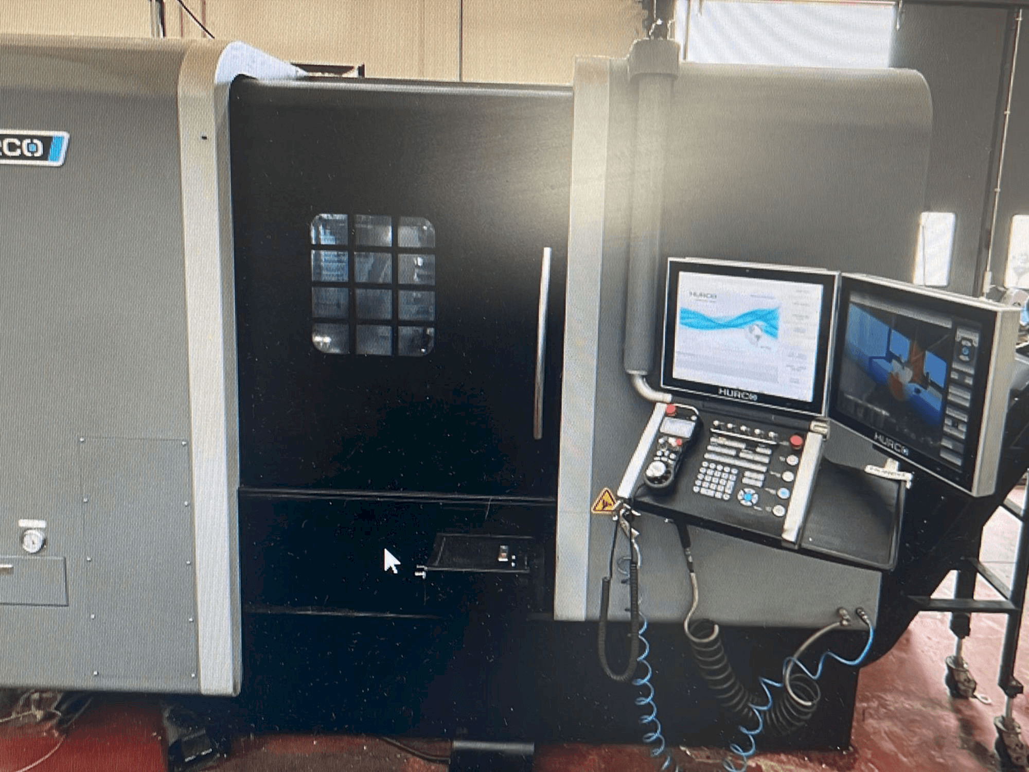 Hurco TMX8MYSi-maskinen framifrån