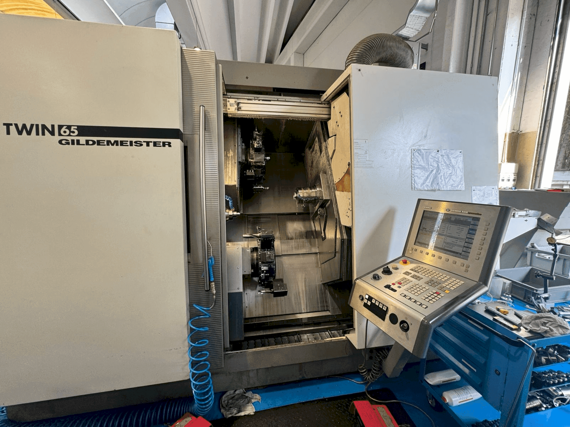 Gildemeister Twin 65-maskinen framifrån