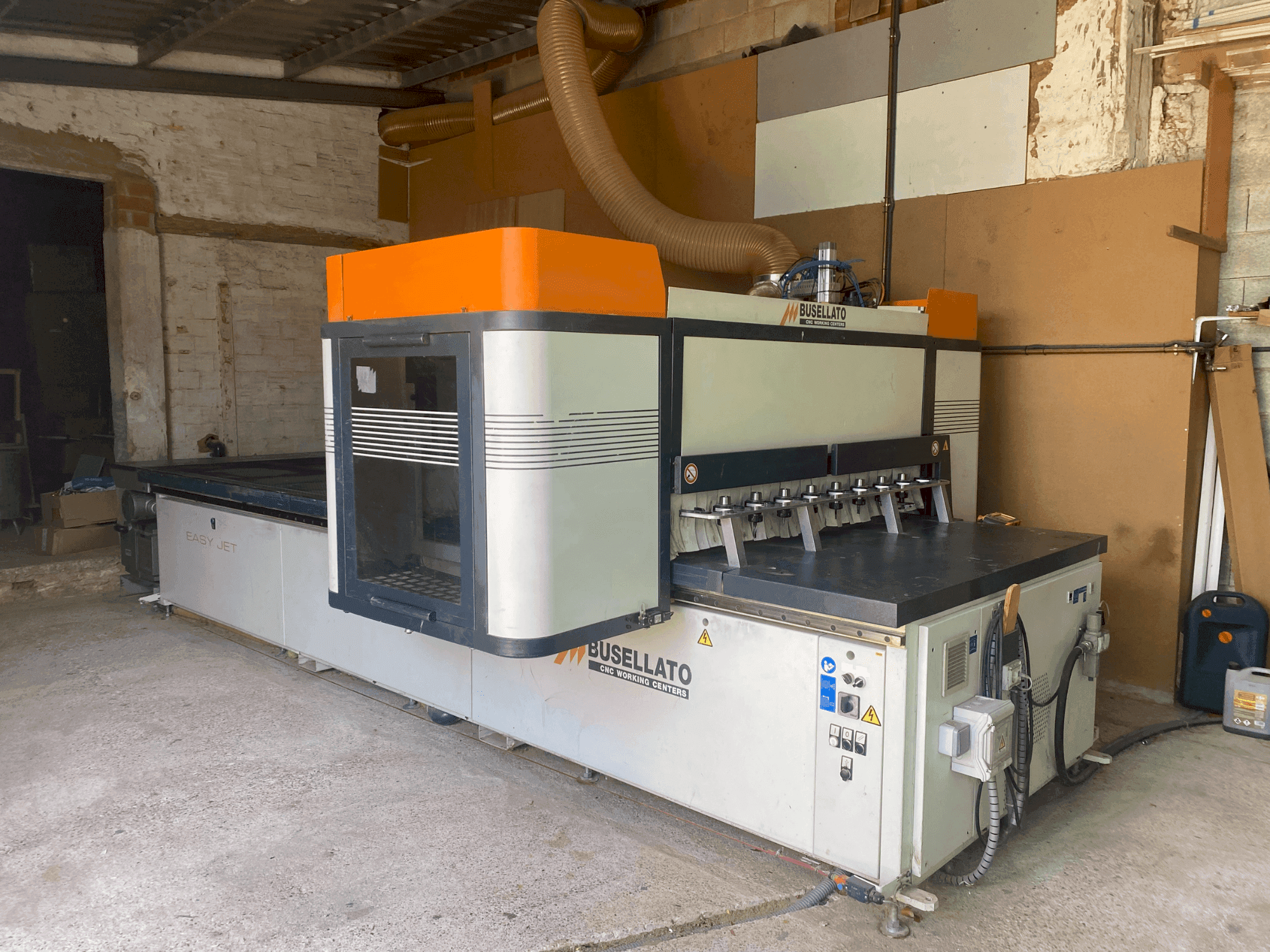 BUSELLATO easyjet 5.12-maskinen framifrån