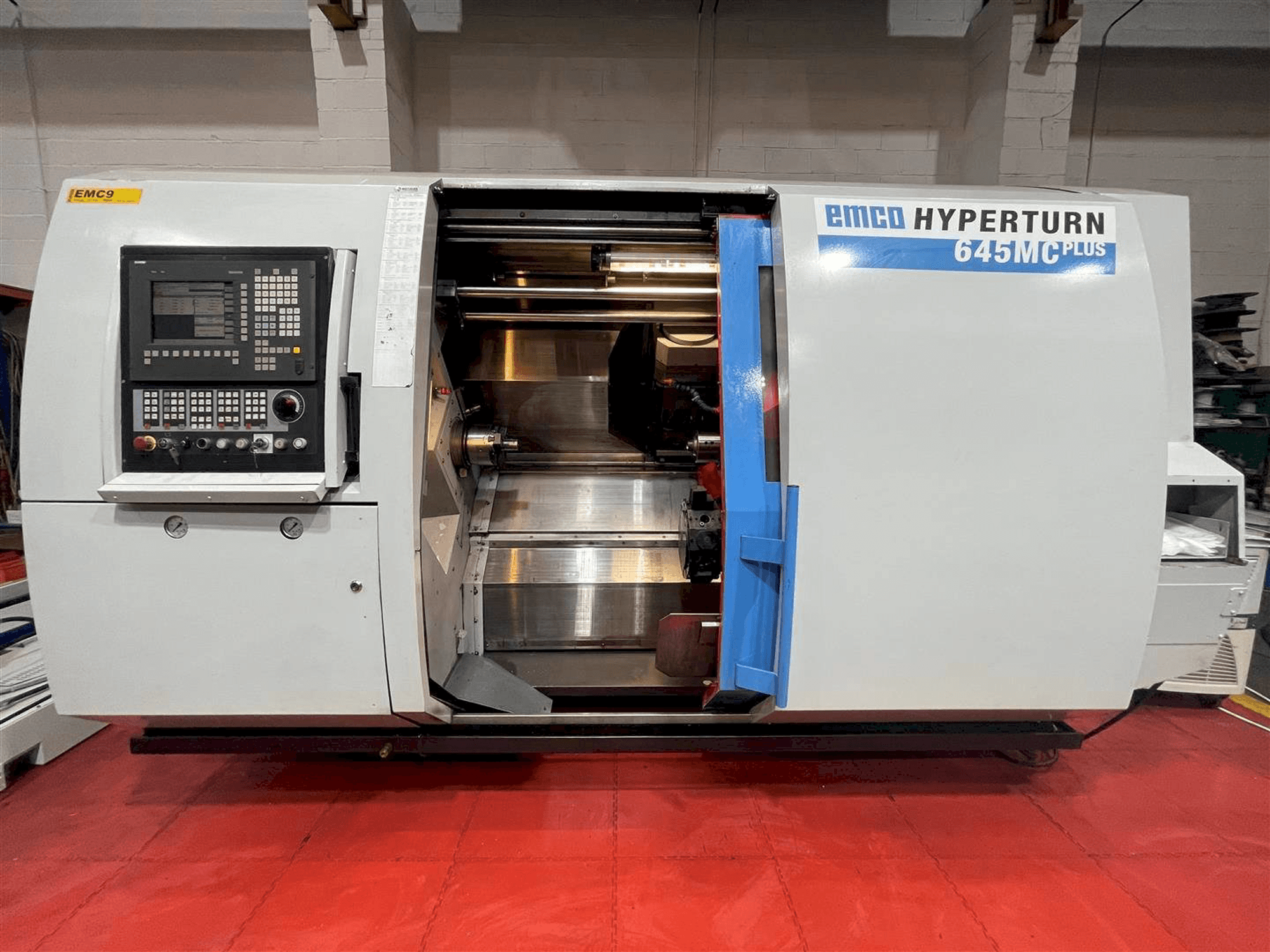 EMCO Hyperturn 645MC Plus-maskinen framifrån