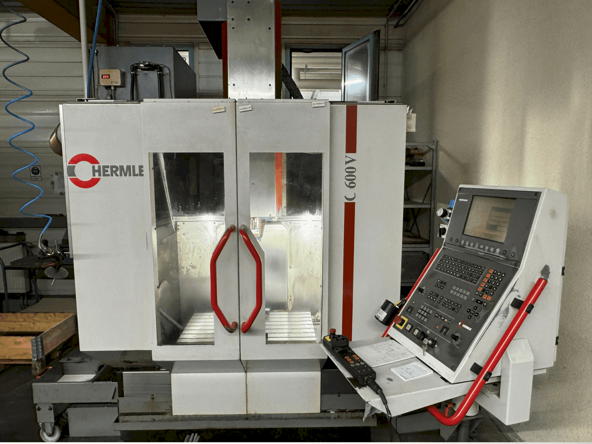 HERMLE C600-maskinen framifrån