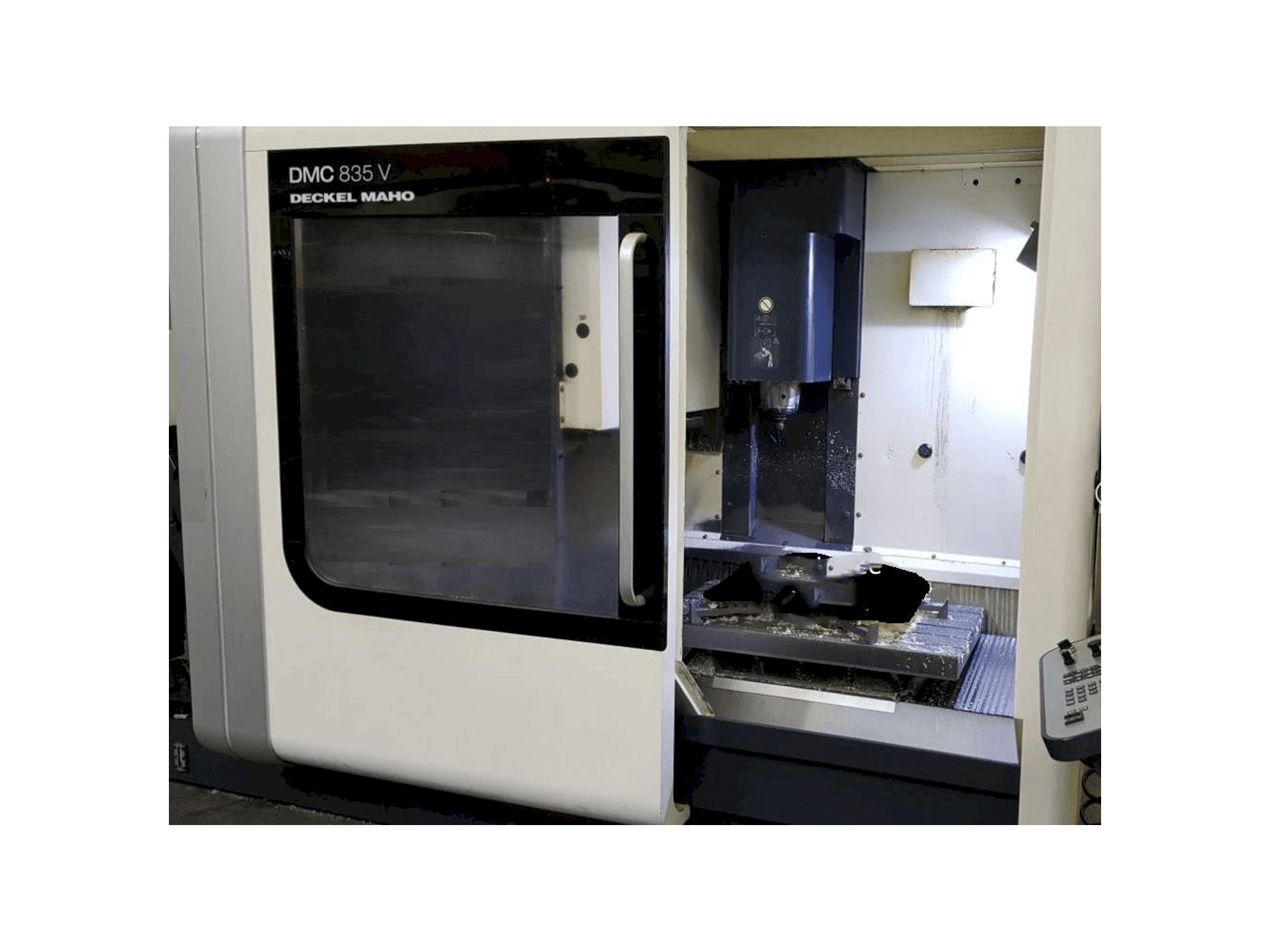 DECKEL MAHO DMC 835 V-maskinen framifrån