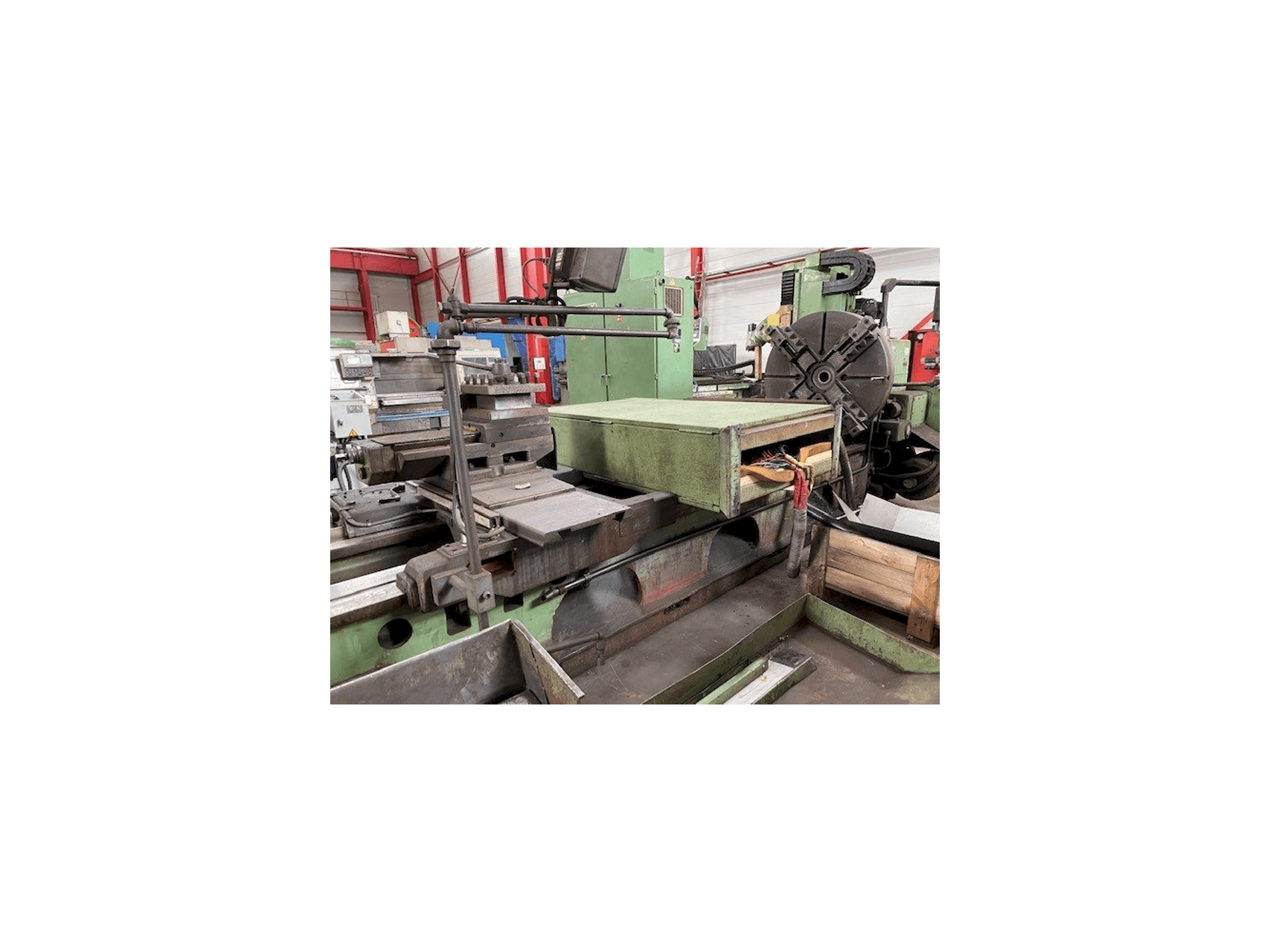 TOS SU 100/8000-maskinen framifrån