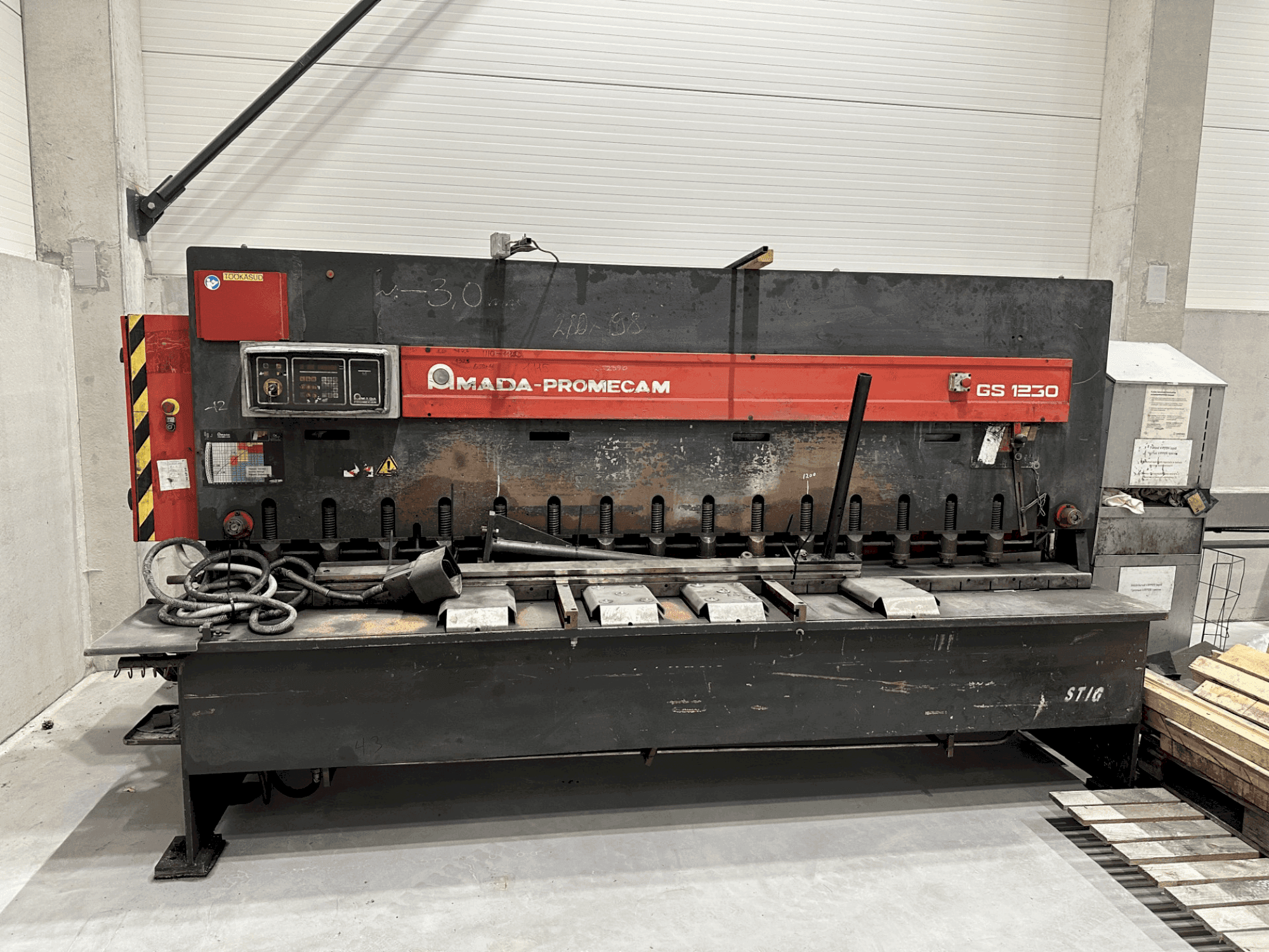 AMADA Promecam GS1230-maskinen framifrån