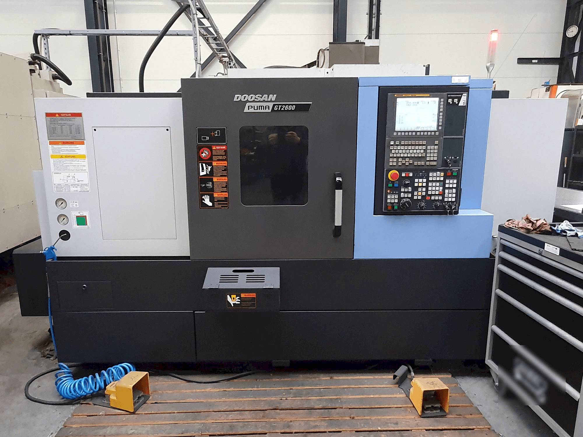 Doosan PUMA GT2600-maskinen framifrån