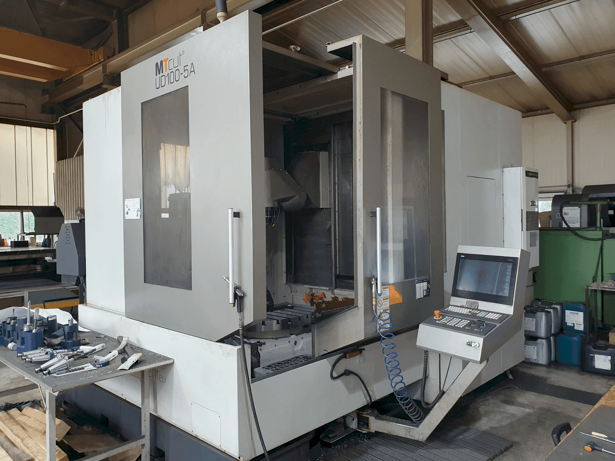 MTcut UD100-5A-maskinen framifrån