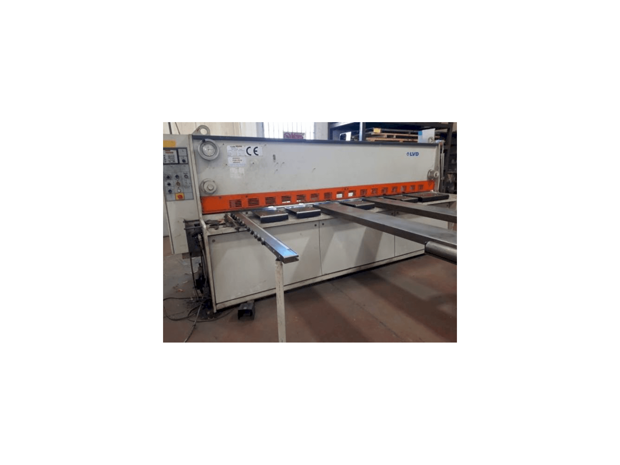 LVD LDR 3000mm x 6mm-maskinen framifrån