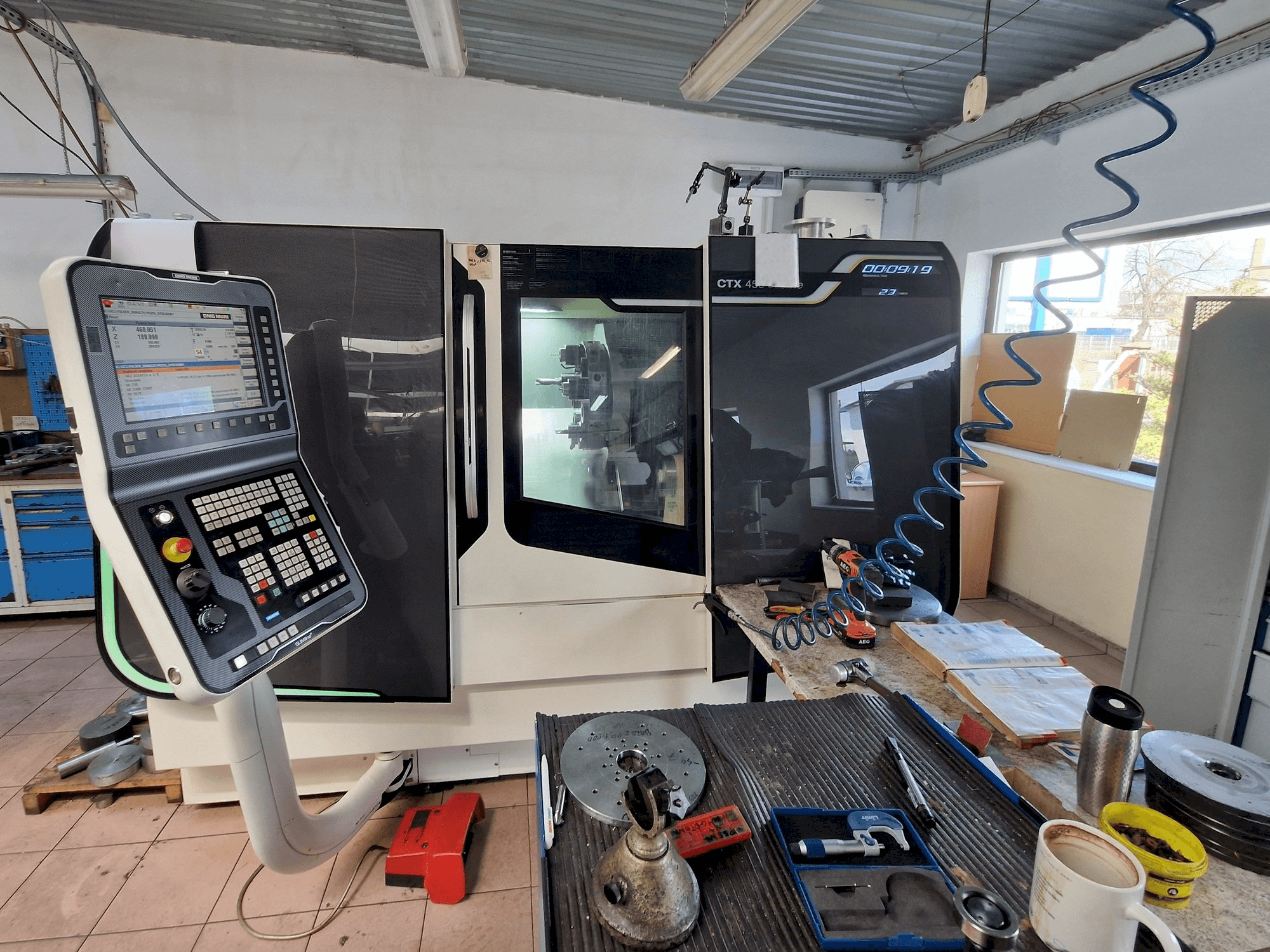 DMG MORI CTX 450 ecoline-maskinen framifrån