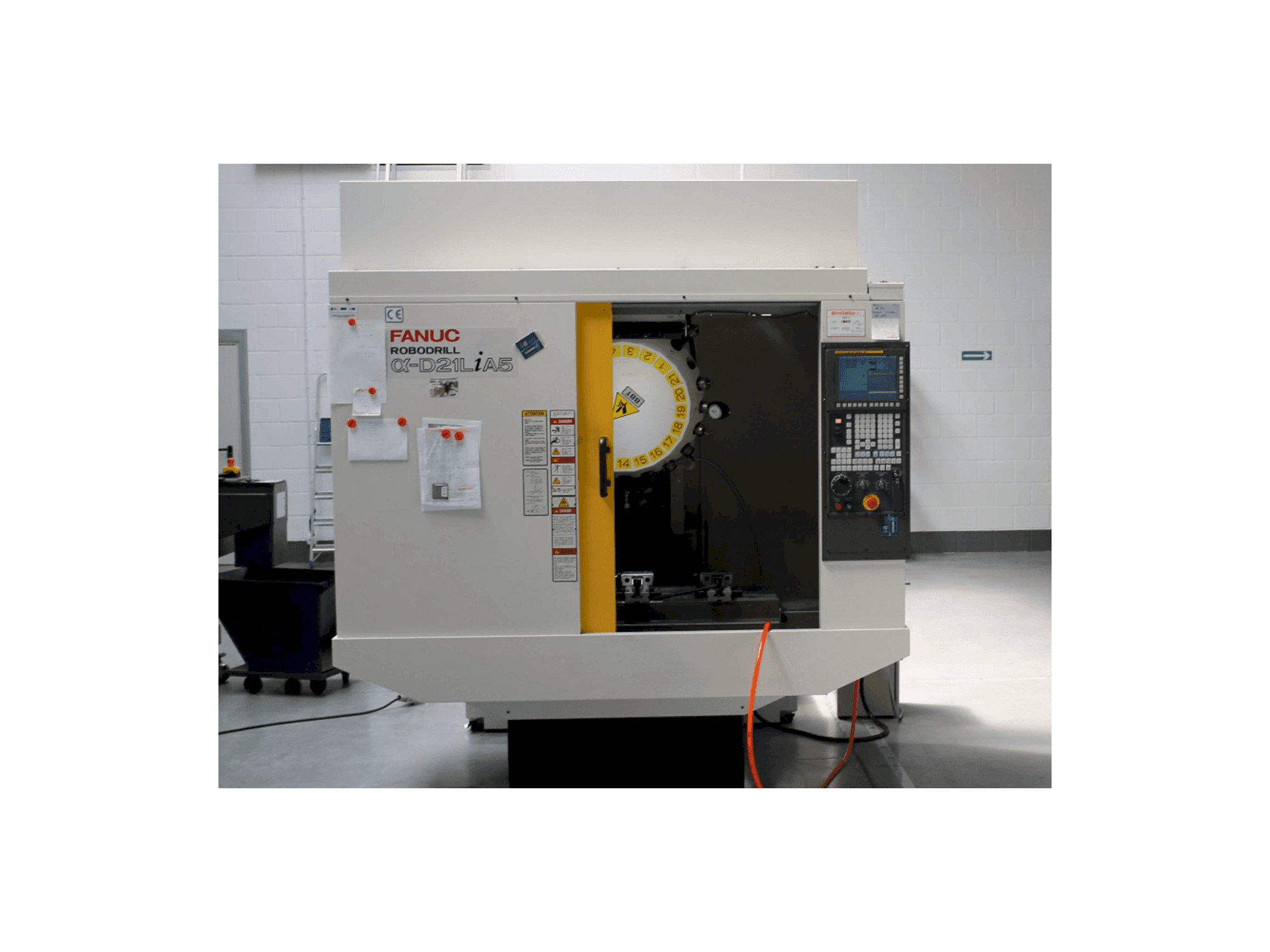 FANUC RoboDrill D21LiA5-maskinen framifrån