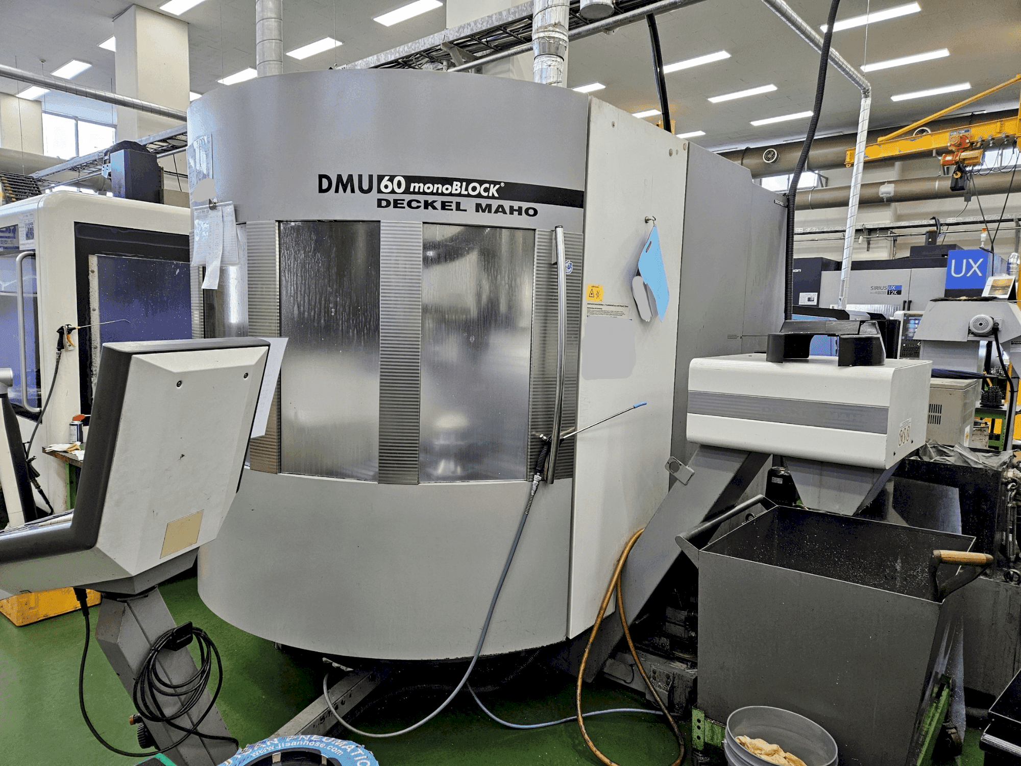 DECKEL MAHO DMU 60 MonoBlock-maskinen framifrån