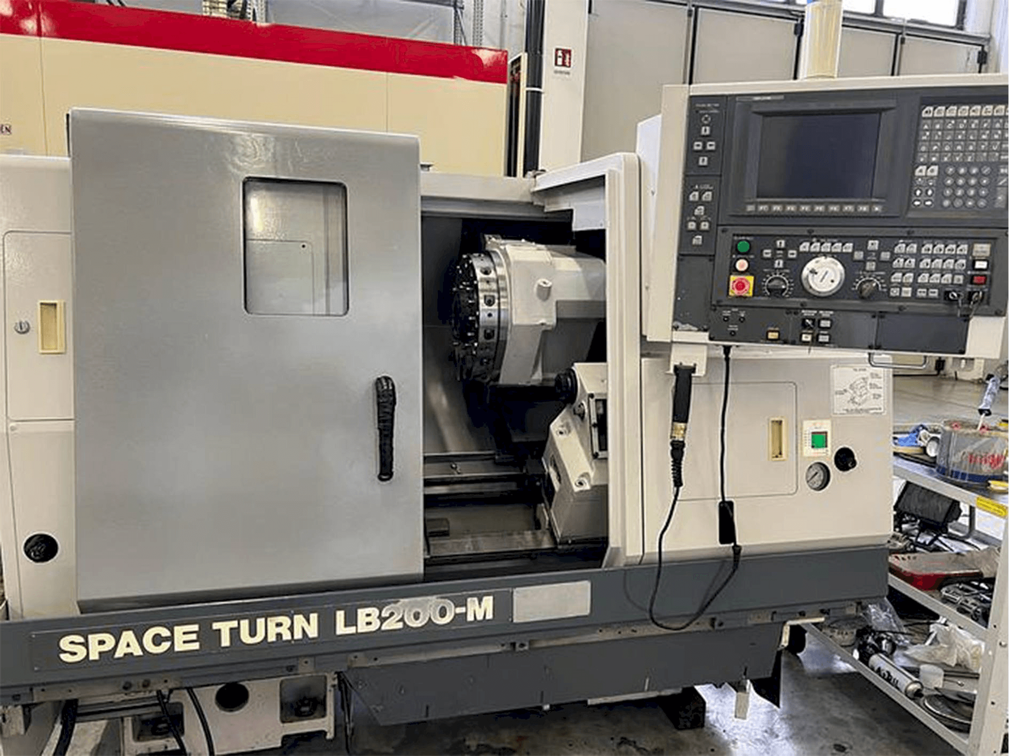 Okuma Space Turn LB 200M-maskinen framifrån