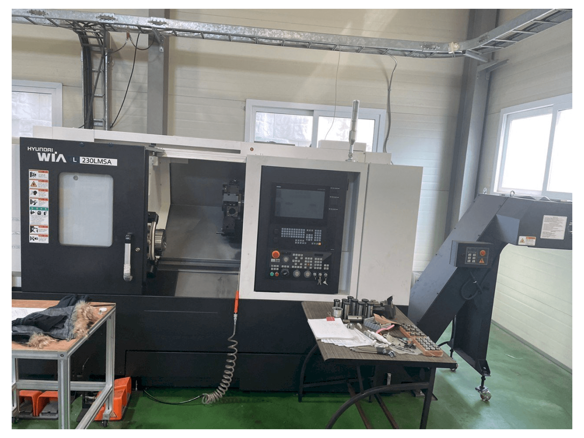 Hyundai Wia L 230LMSA-maskinen framifrån