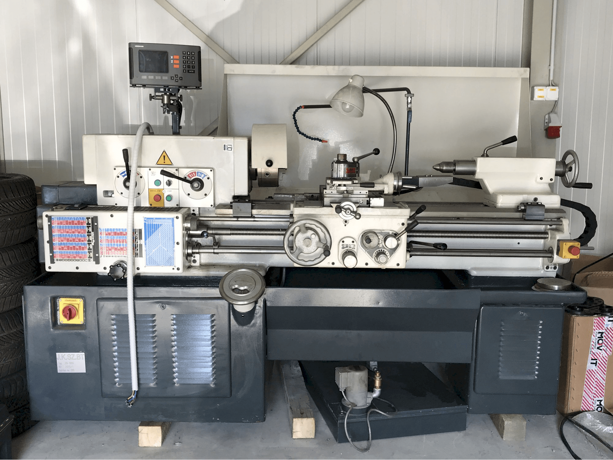 TOS-maskinen framifrånJSV-18RA