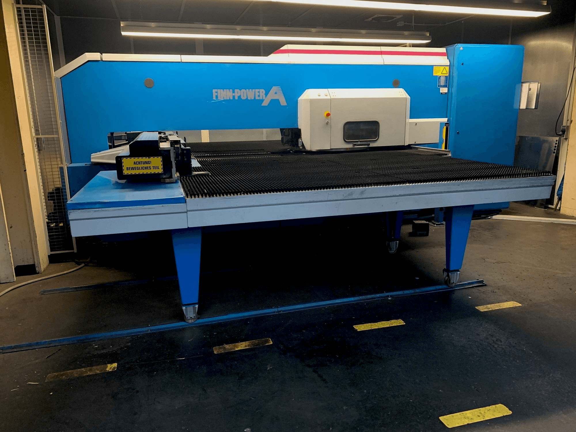 Finn-Power A5 SV-maskinen framifrån