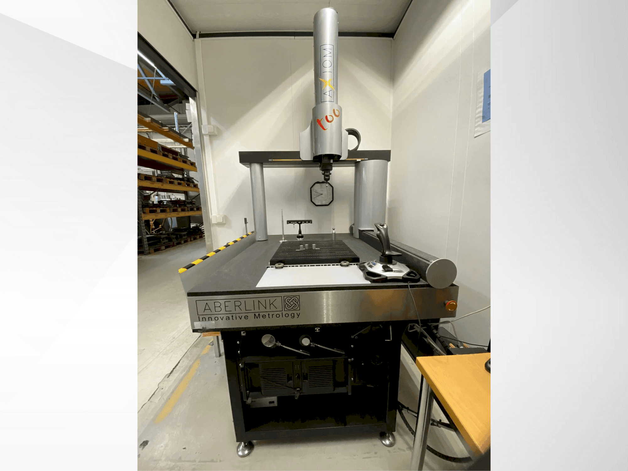 ABERLINK Axiom Too CNC-maskinen framifrån