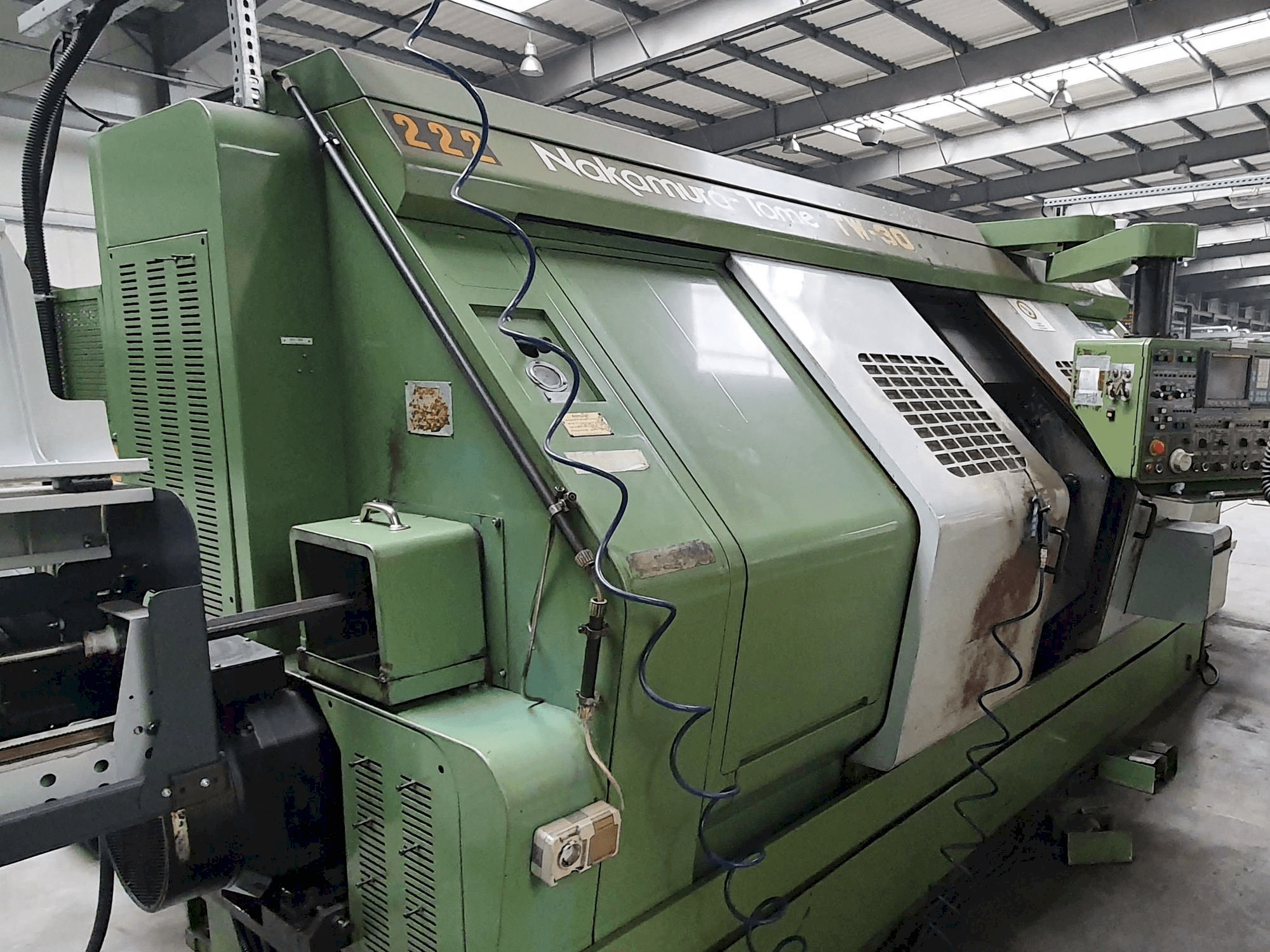 NAKAMURA-TOME TW-30-maskinen framifrån