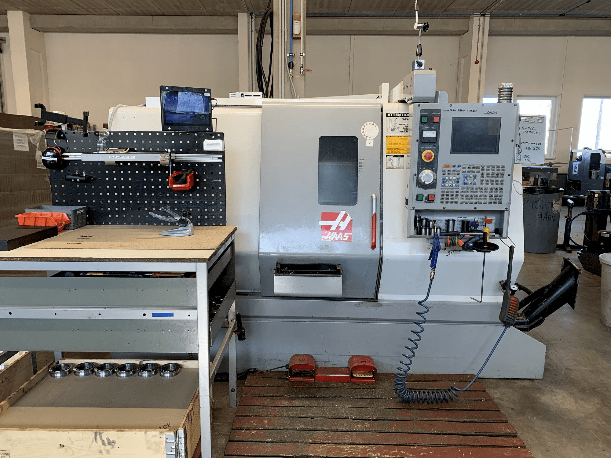 HAAS SL-20 TCF-maskinen framifrån