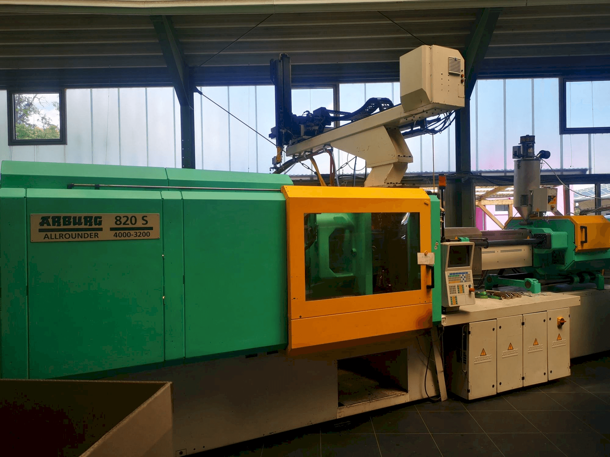 Arburg 820S 4000 / 3200-maskinen framifrån