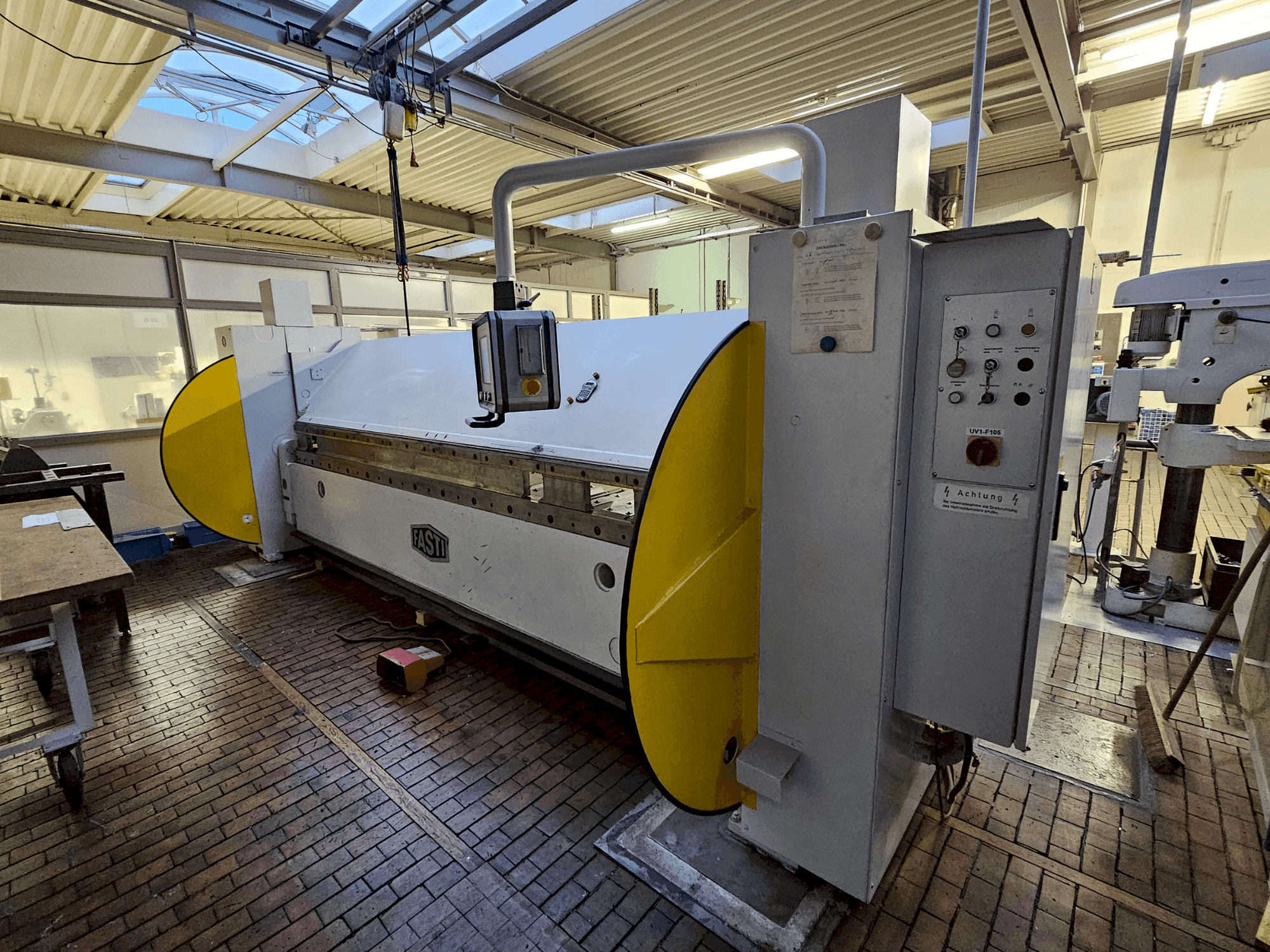 SCHRODER-FASTI 215-40-4-maskinen framifrån