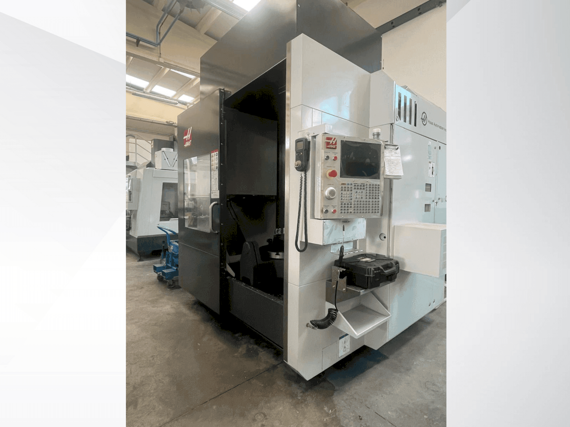 HAAS UMC750SS-maskinen framifrån