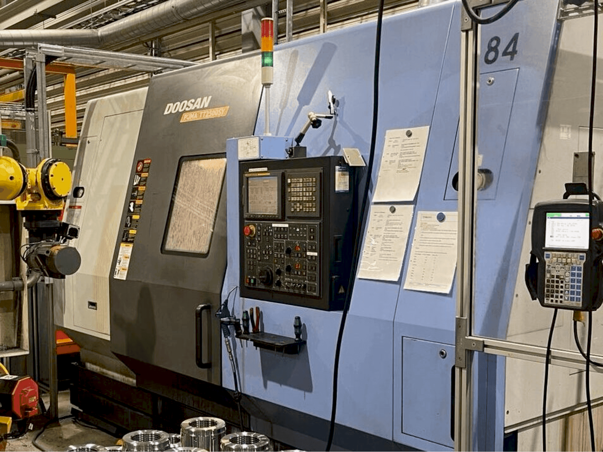 DOOSAN PUMA TT 2500 SY-maskinen framifrån
