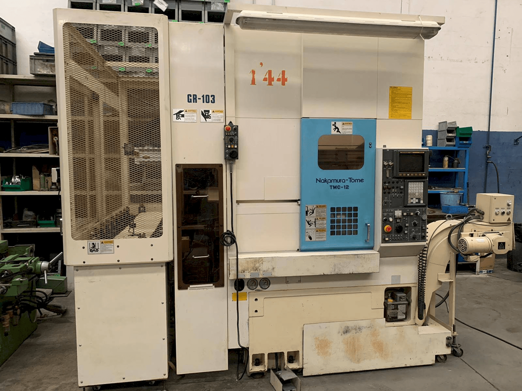 NAKAMURA-TOME TMC 12-maskinen framifrån