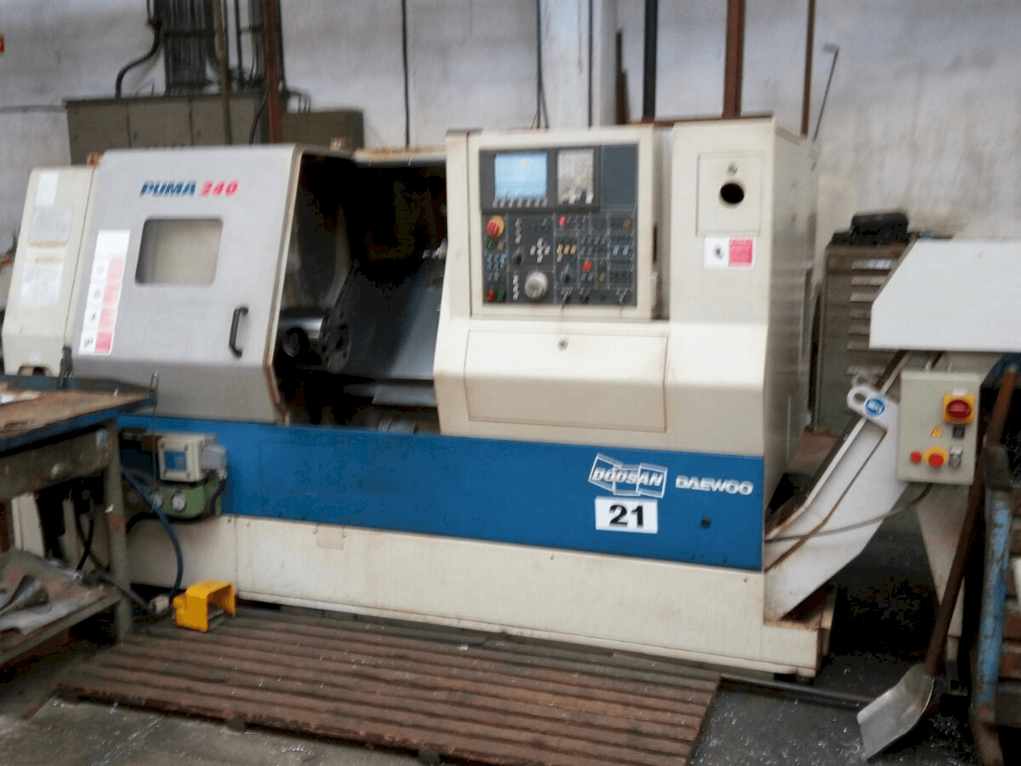 Doosan Puma 240B-maskinen framifrån