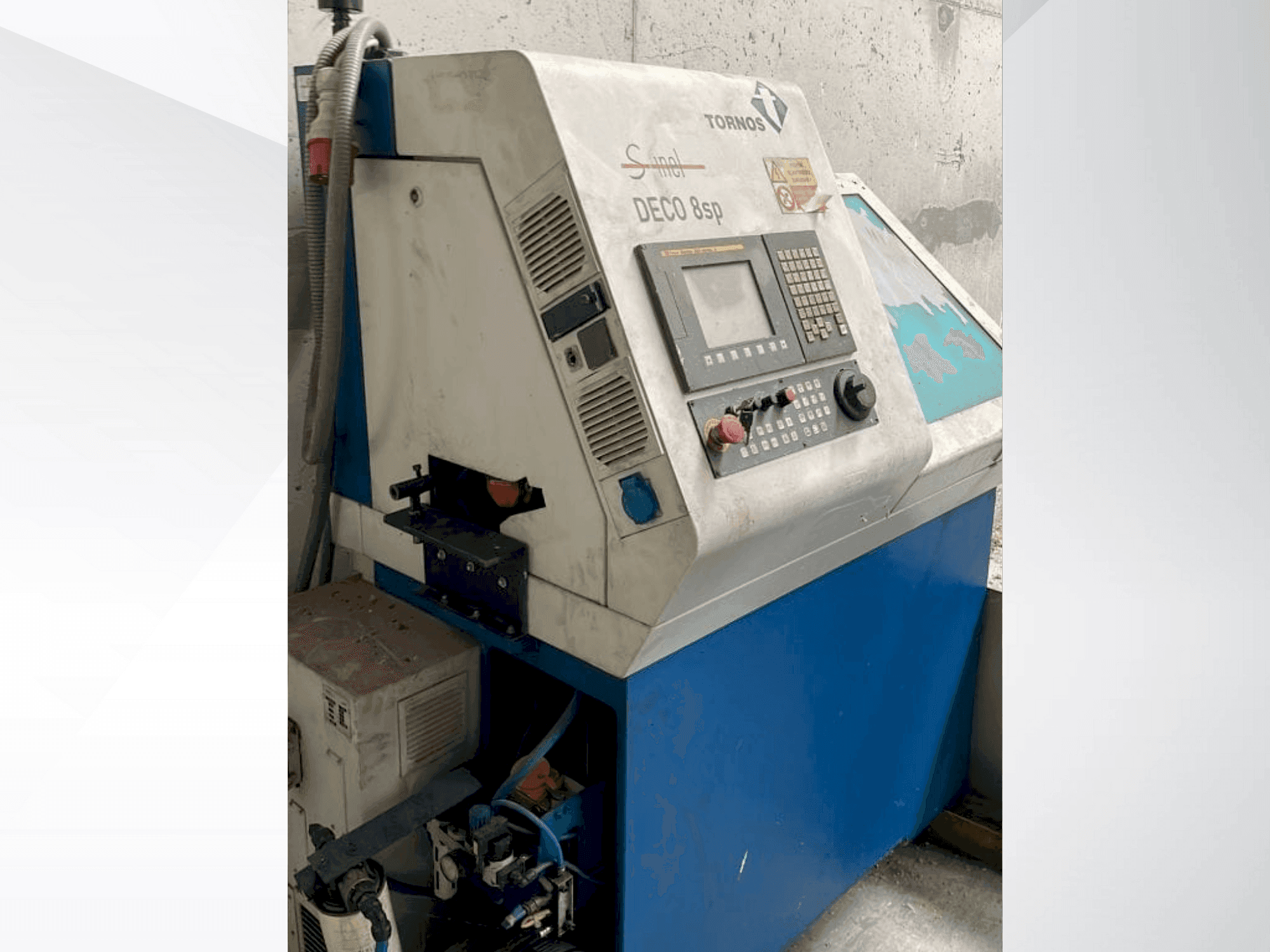 TORNOS DECO 8sp-maskinen framifrån