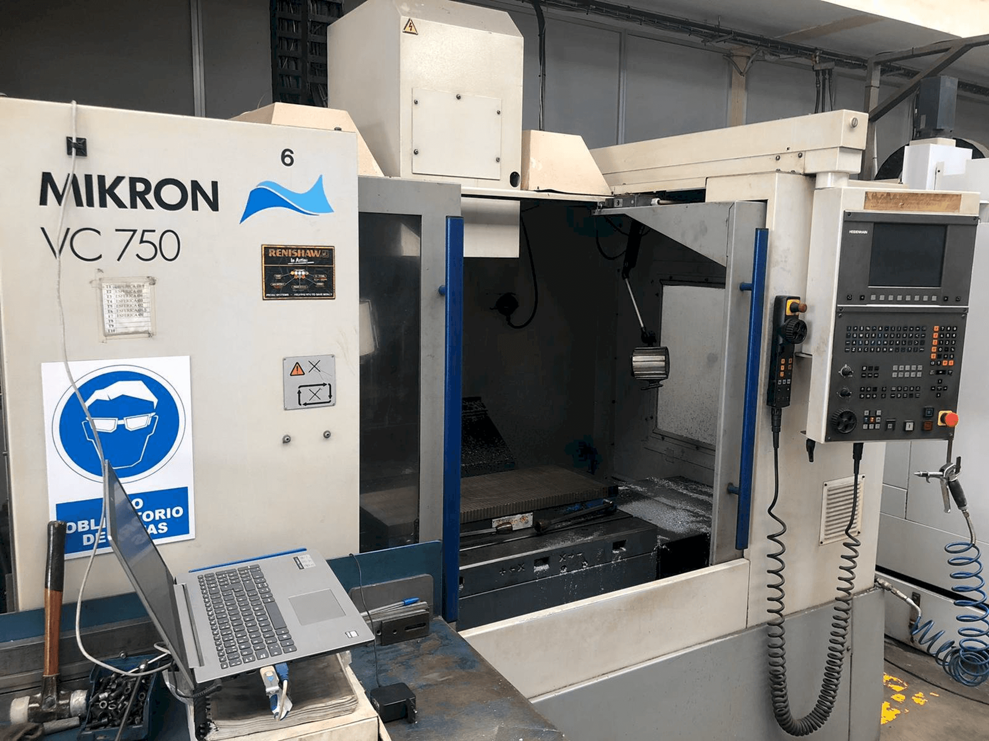 MIKRON VC 750-maskinen framifrån