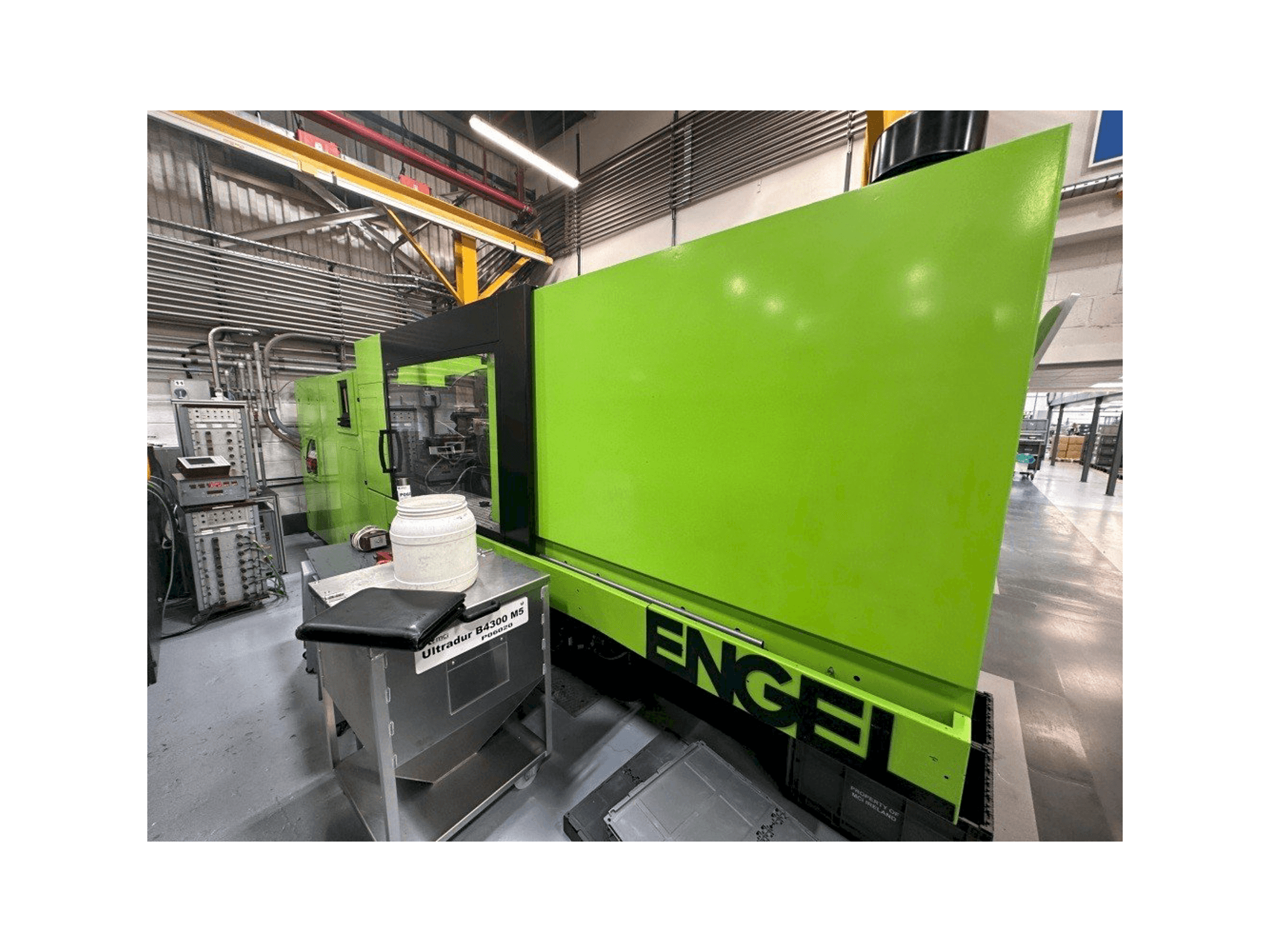 Engel Victory 650/180 Tech-maskinen framifrån