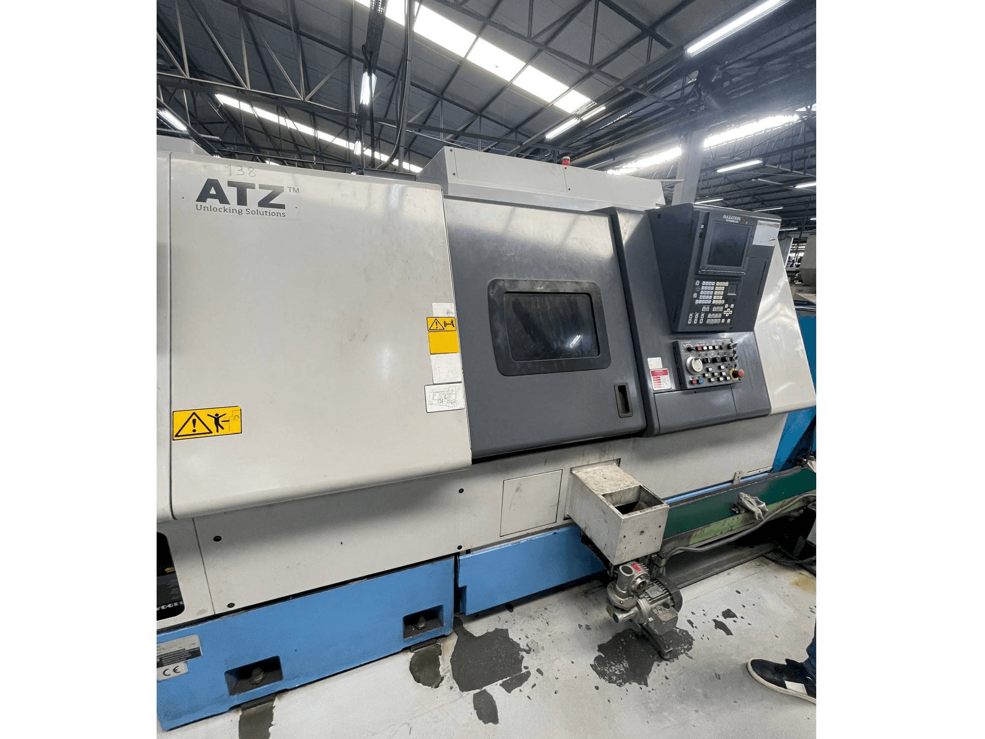 Mazak SQT 250MS-maskinen sedd från vänster