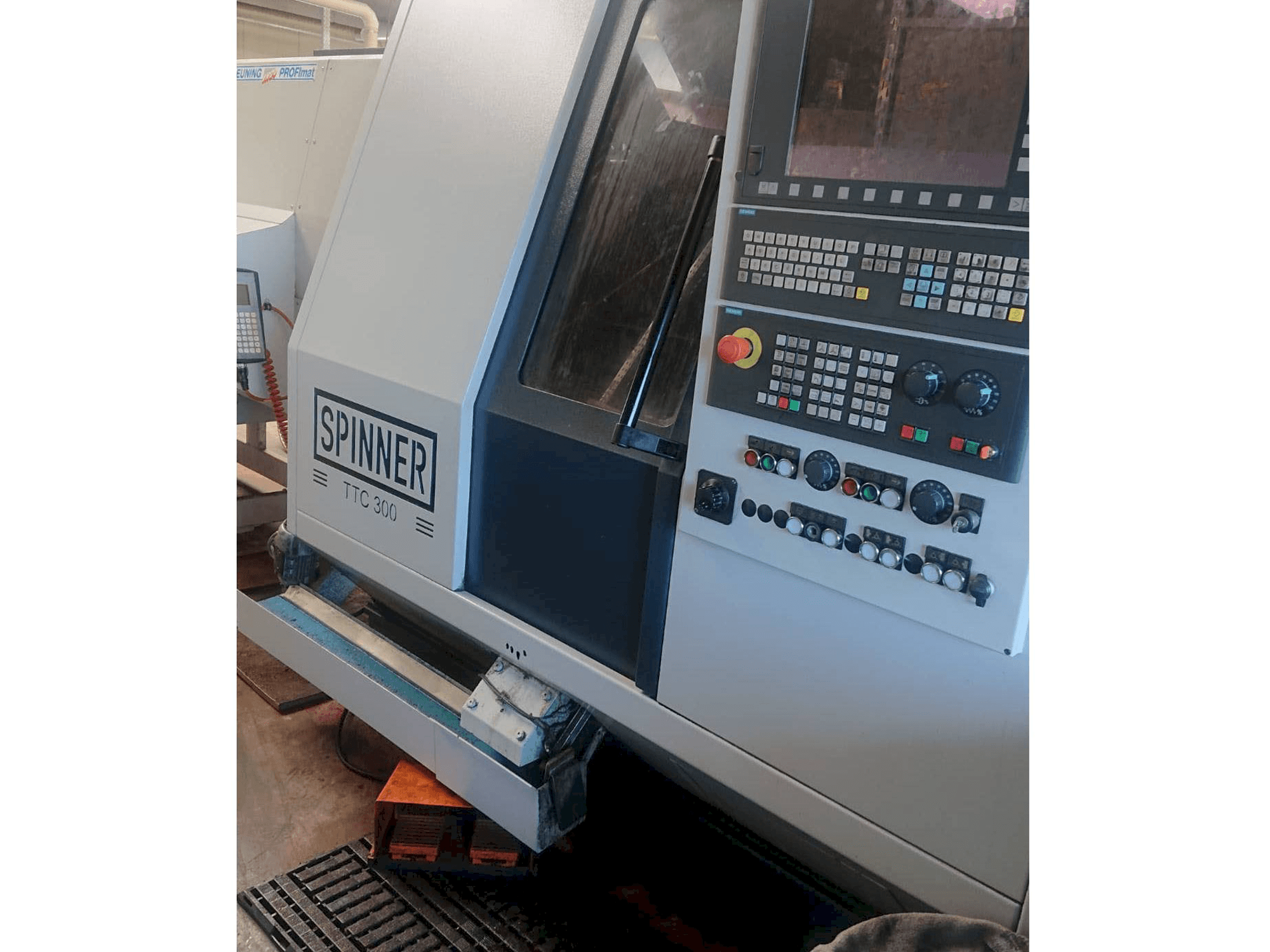 SPINNER TTC300-52 SMMCY-maskinen framifrån